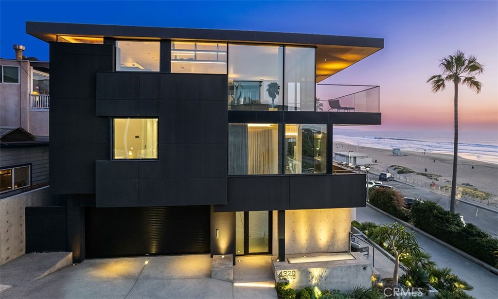 4320 The Strand