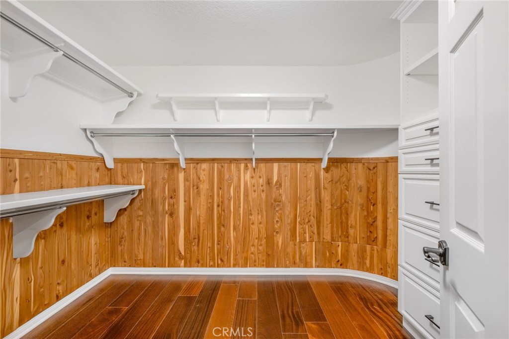 1704 N Poinsettia