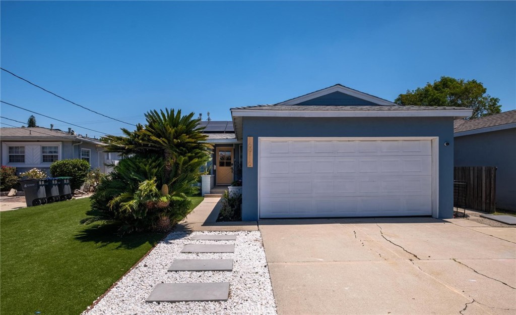 16916 S Catalina