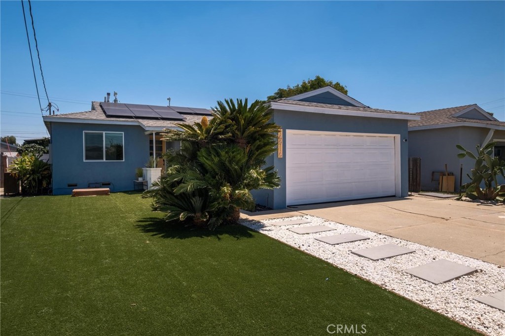 16916 S Catalina