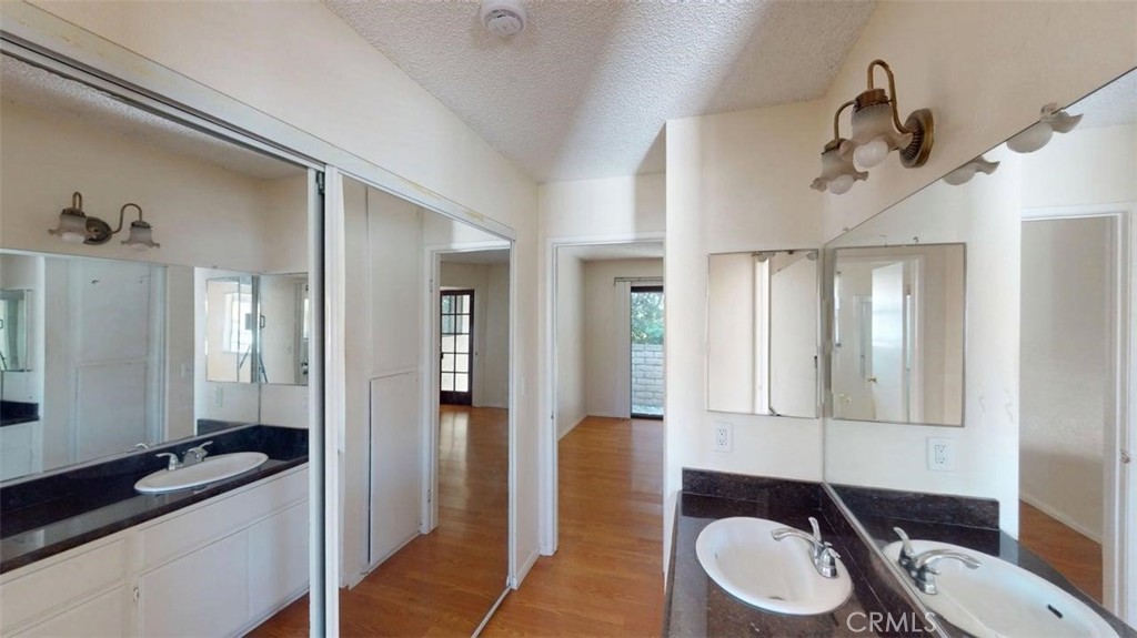 1316 W 166th