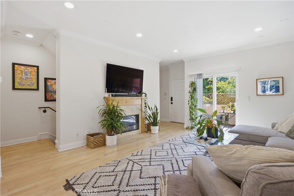 2142 Washington
