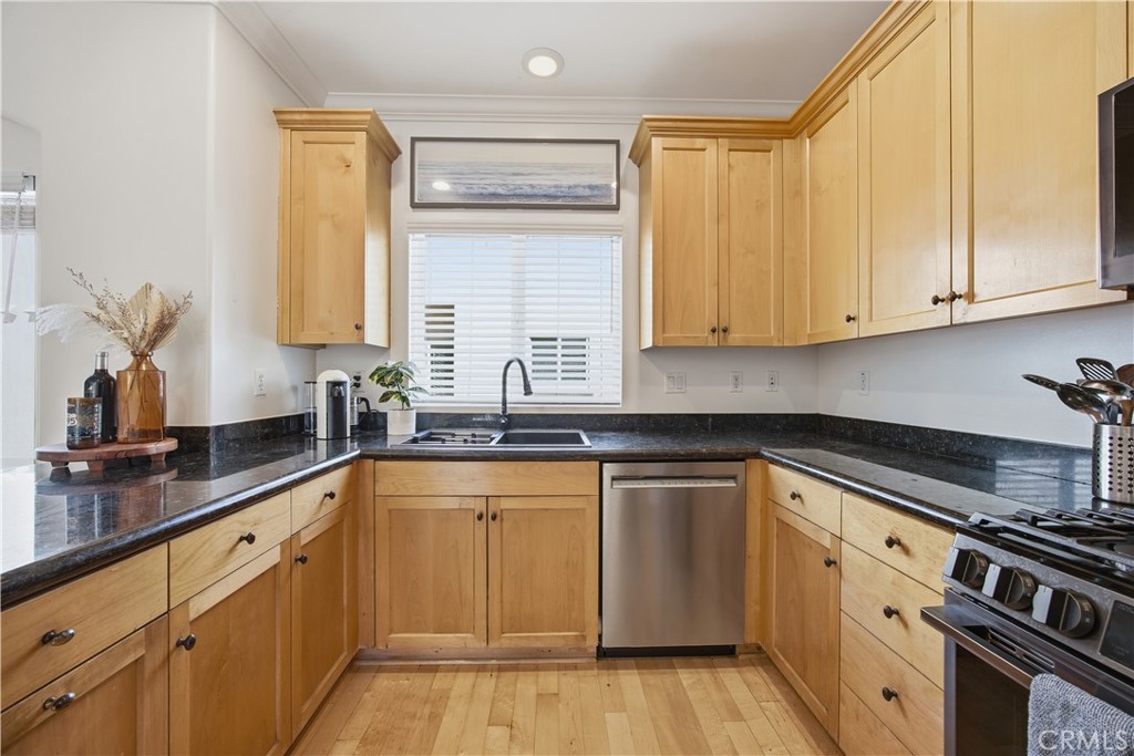 2142 Washington