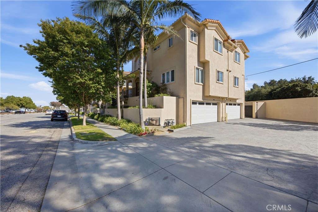 2142 Washington