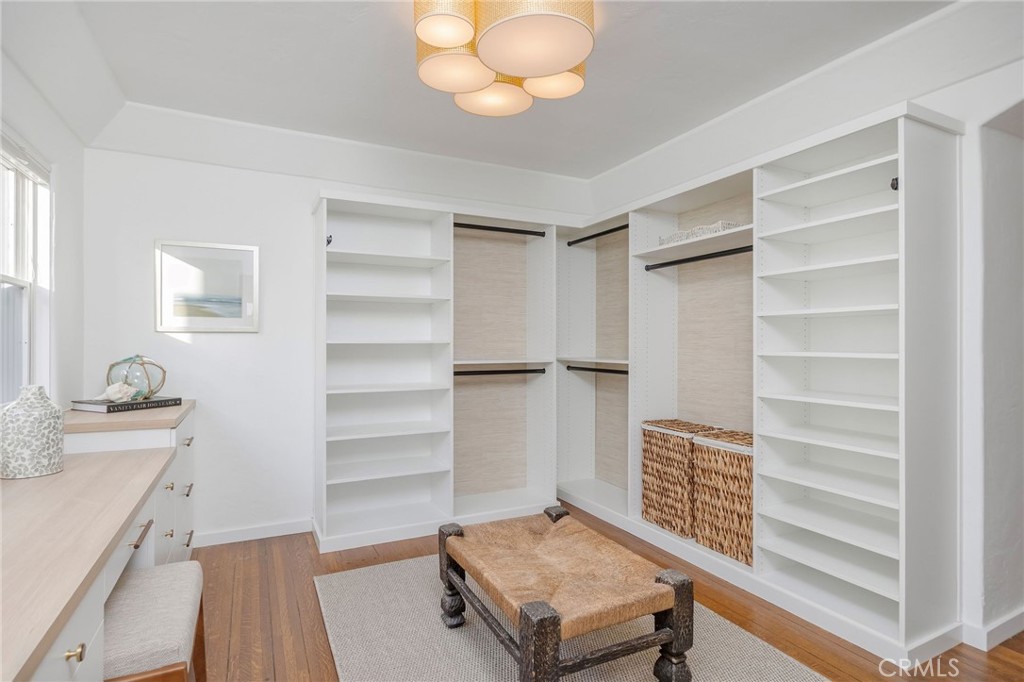 2654 The Strand