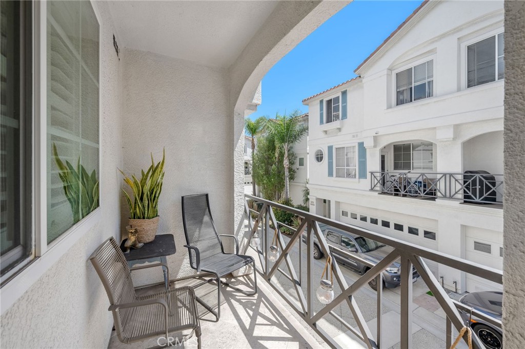 5439 Marine Avenue