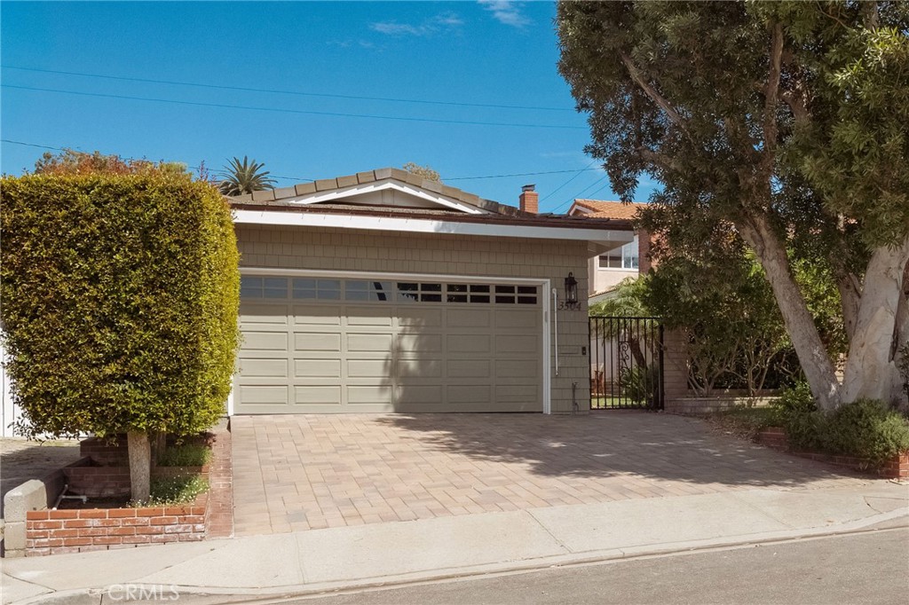 3504 N Poinsettia Avenue