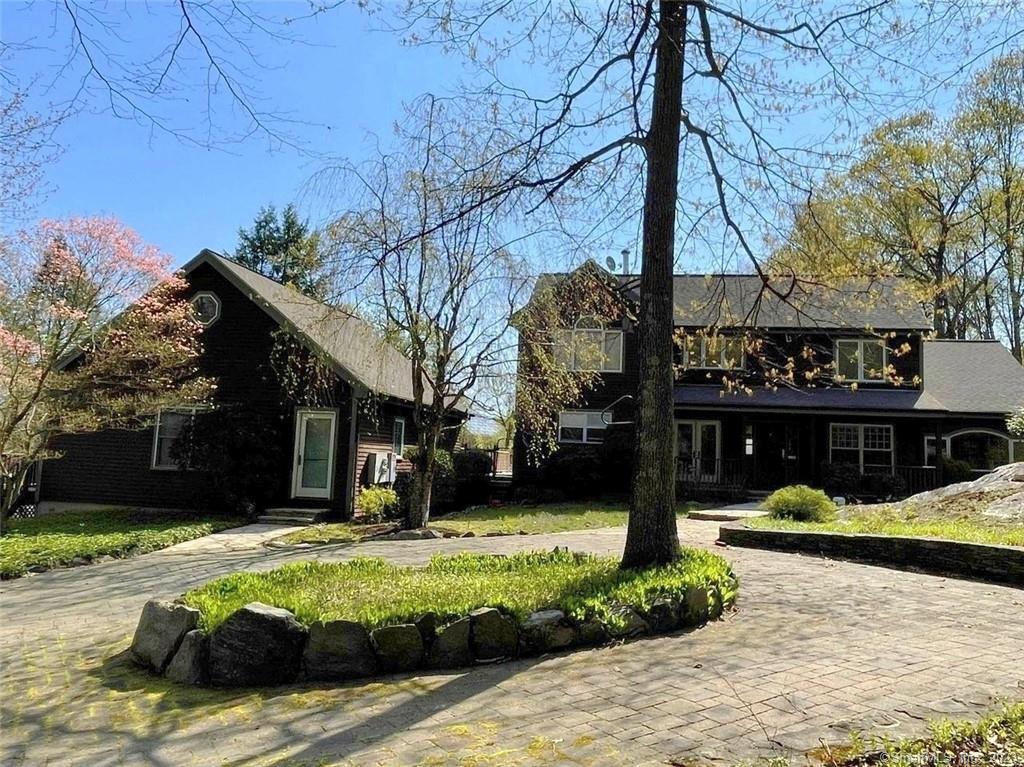 32 Valley Field Road South