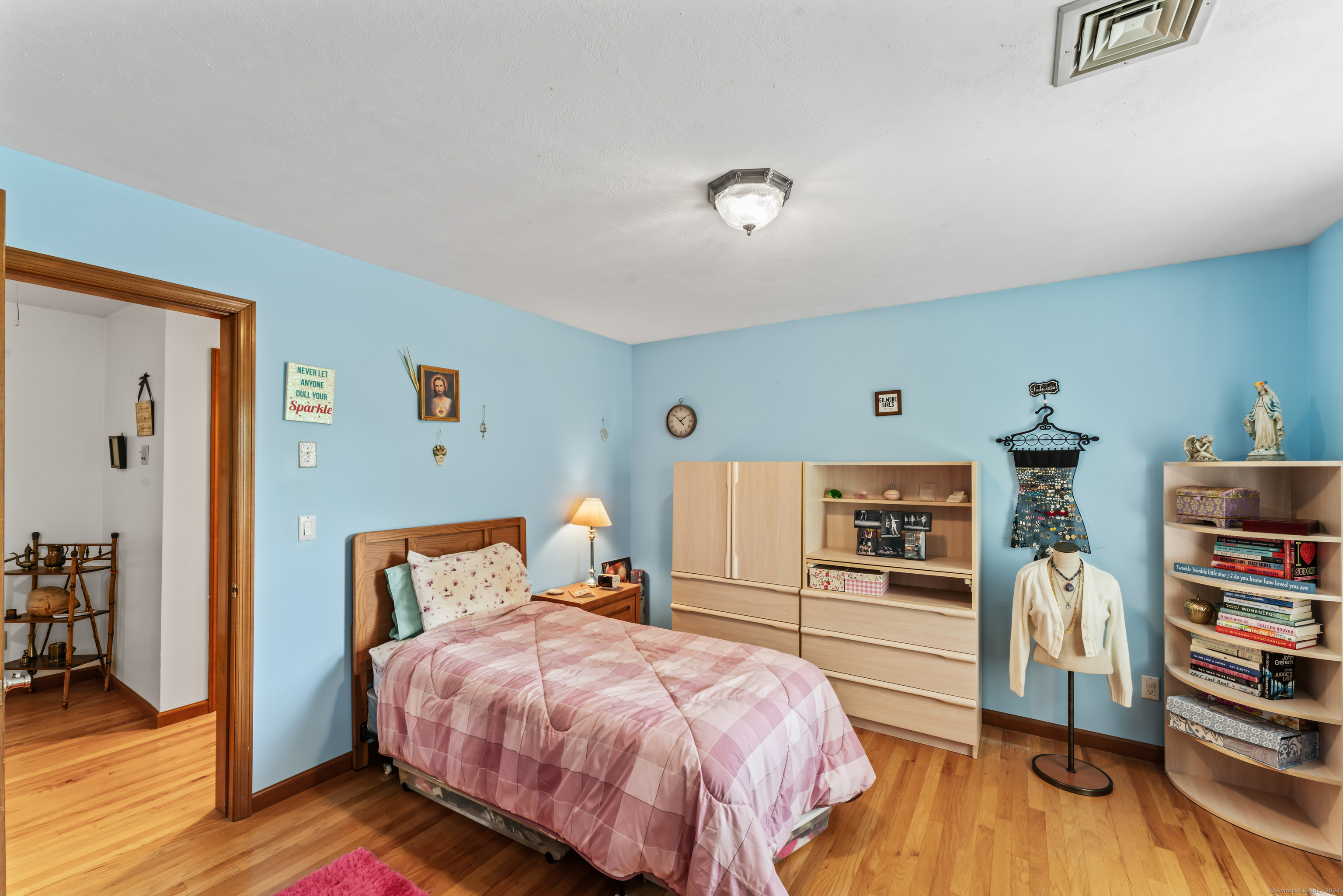 24 Edgewood Street