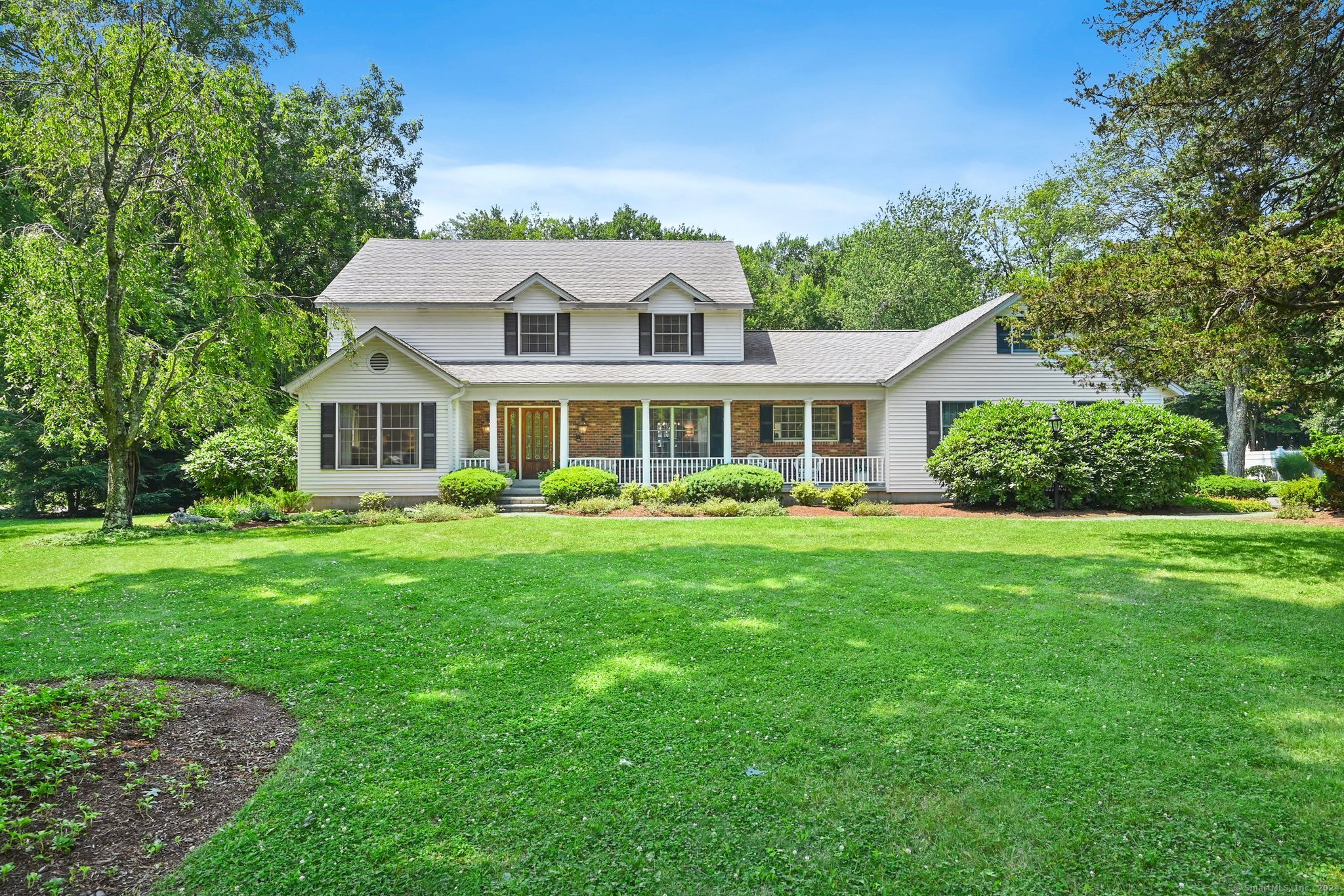 16 Colonial Drive