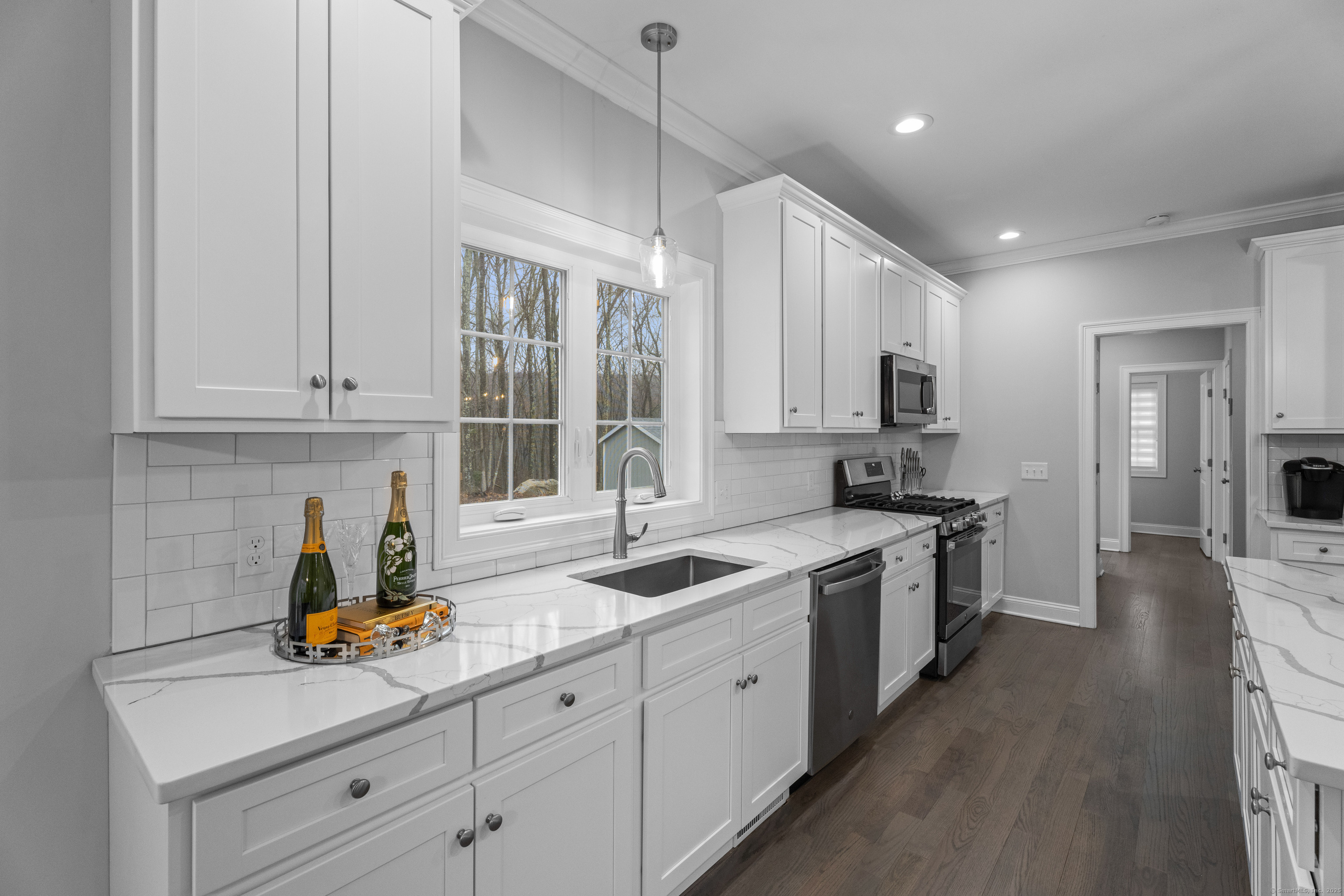 7 Ridge Valley Road