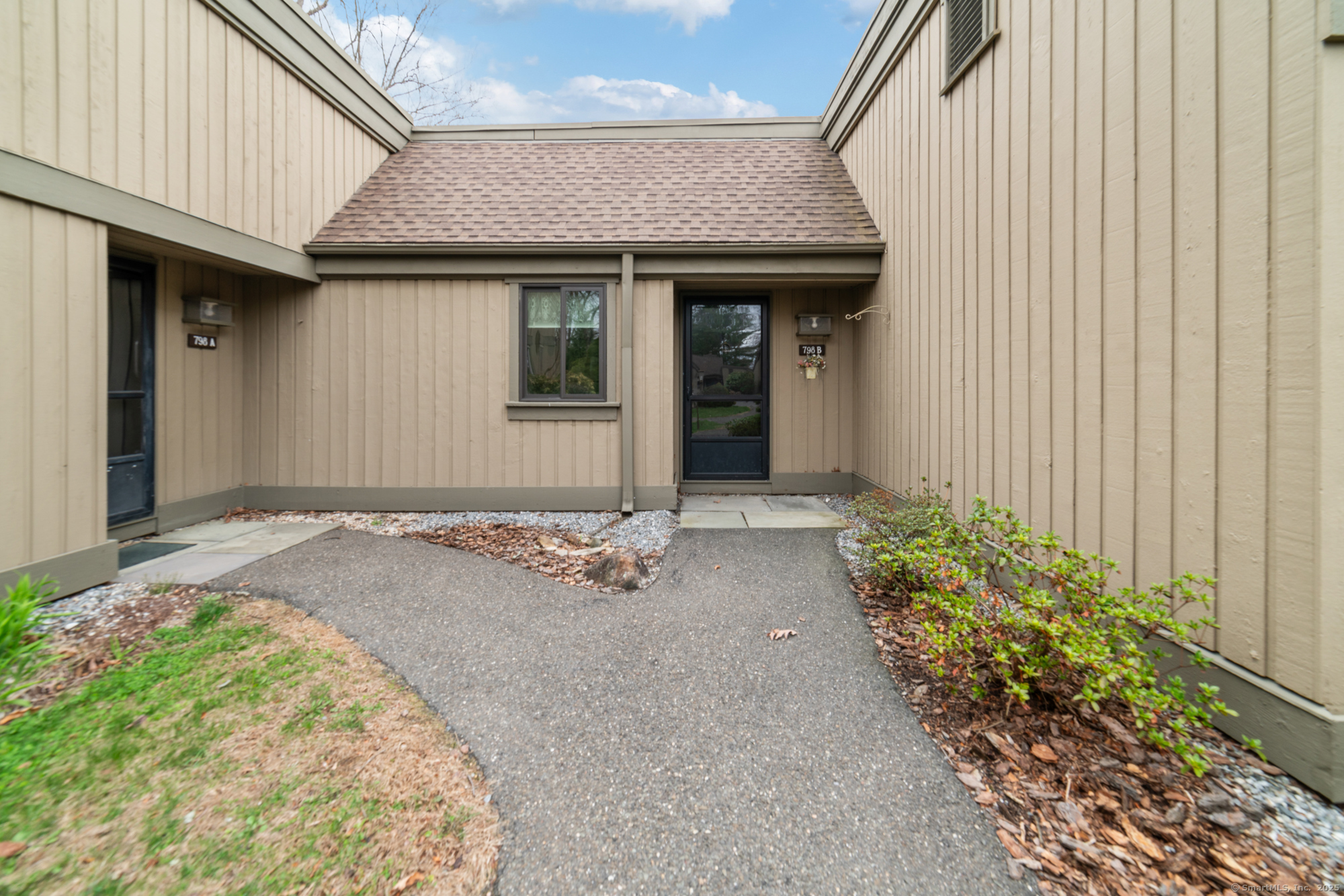 798 Heritage Village B