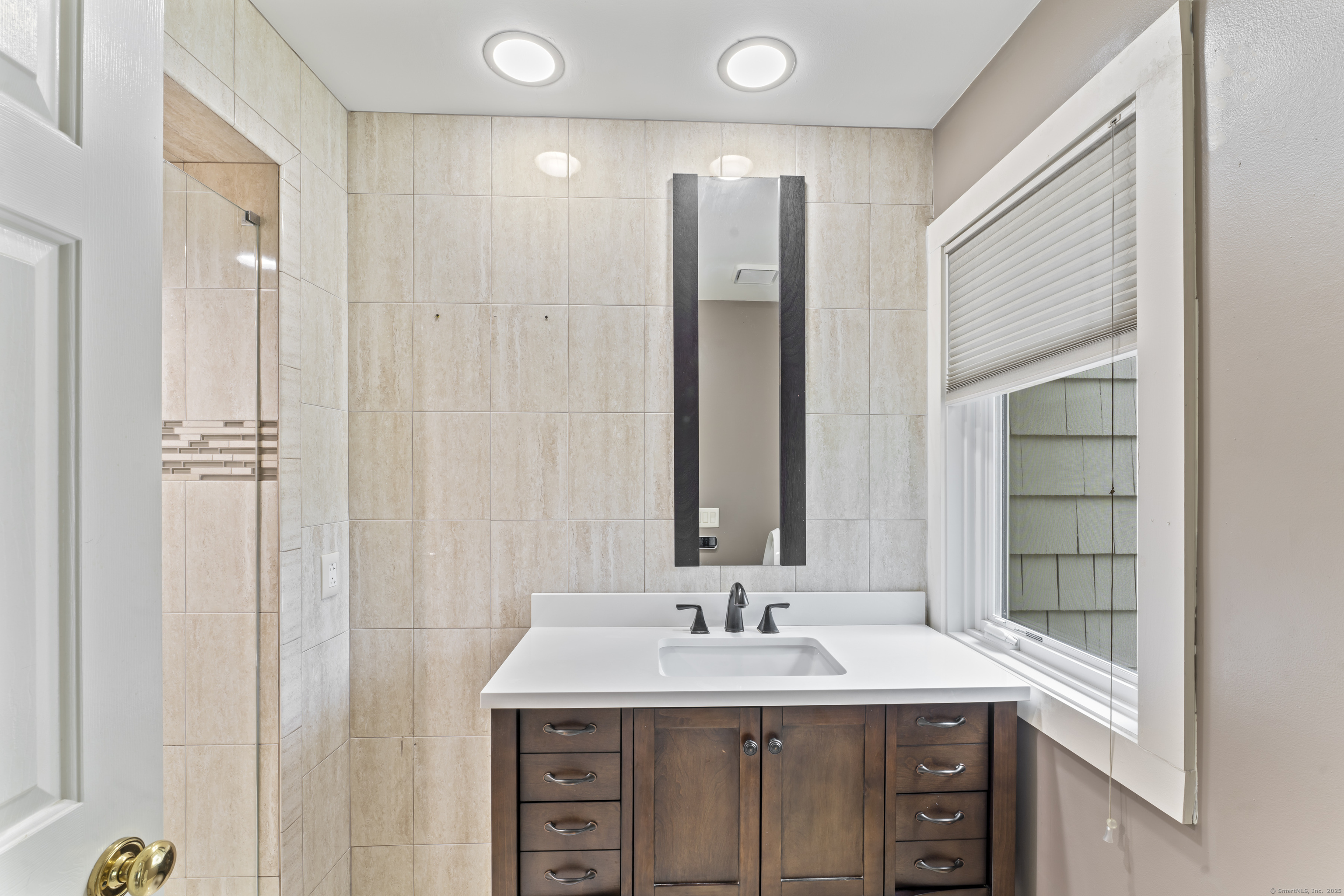 12 Boulevard Drive 21-130