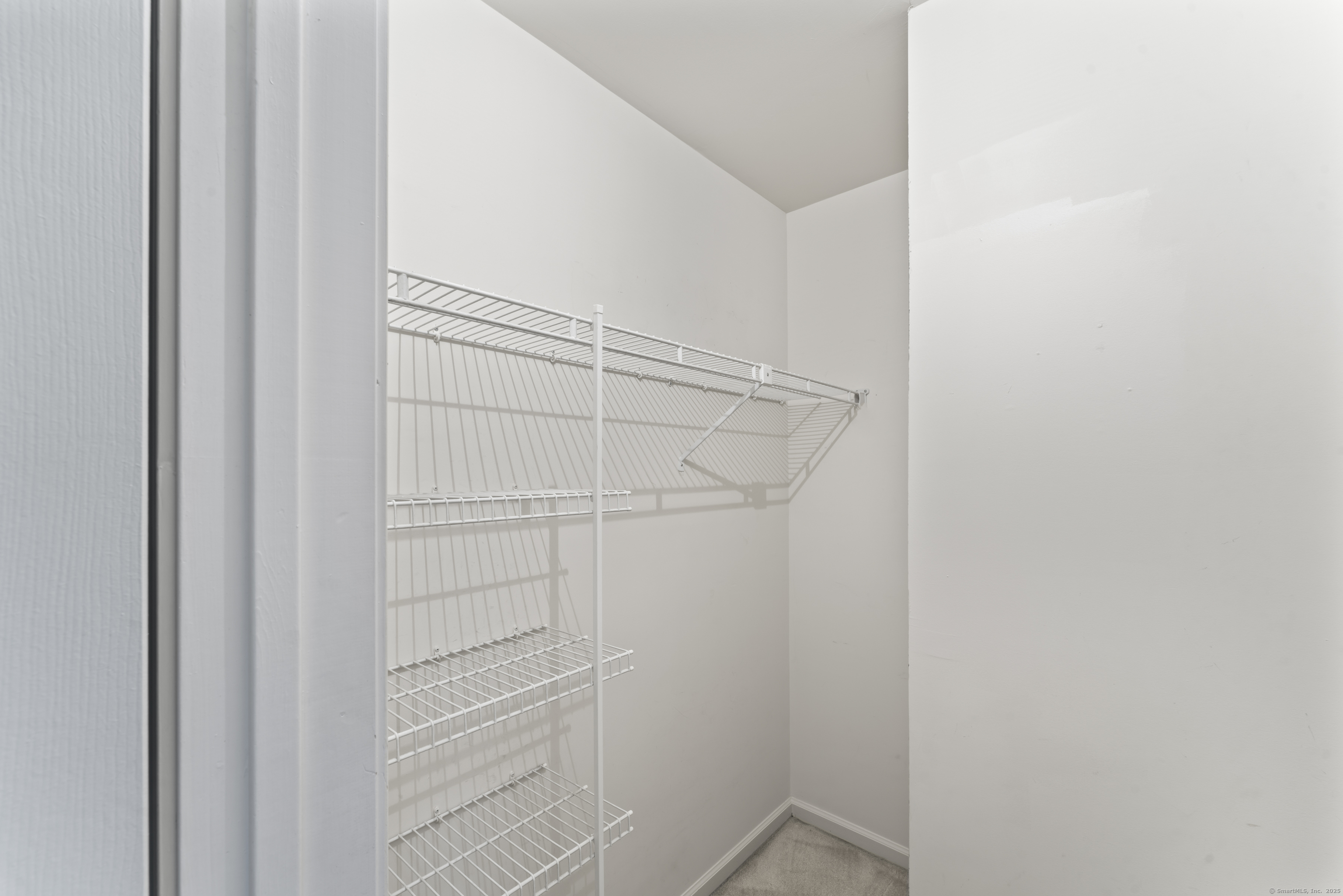 12 Boulevard Drive 21-130