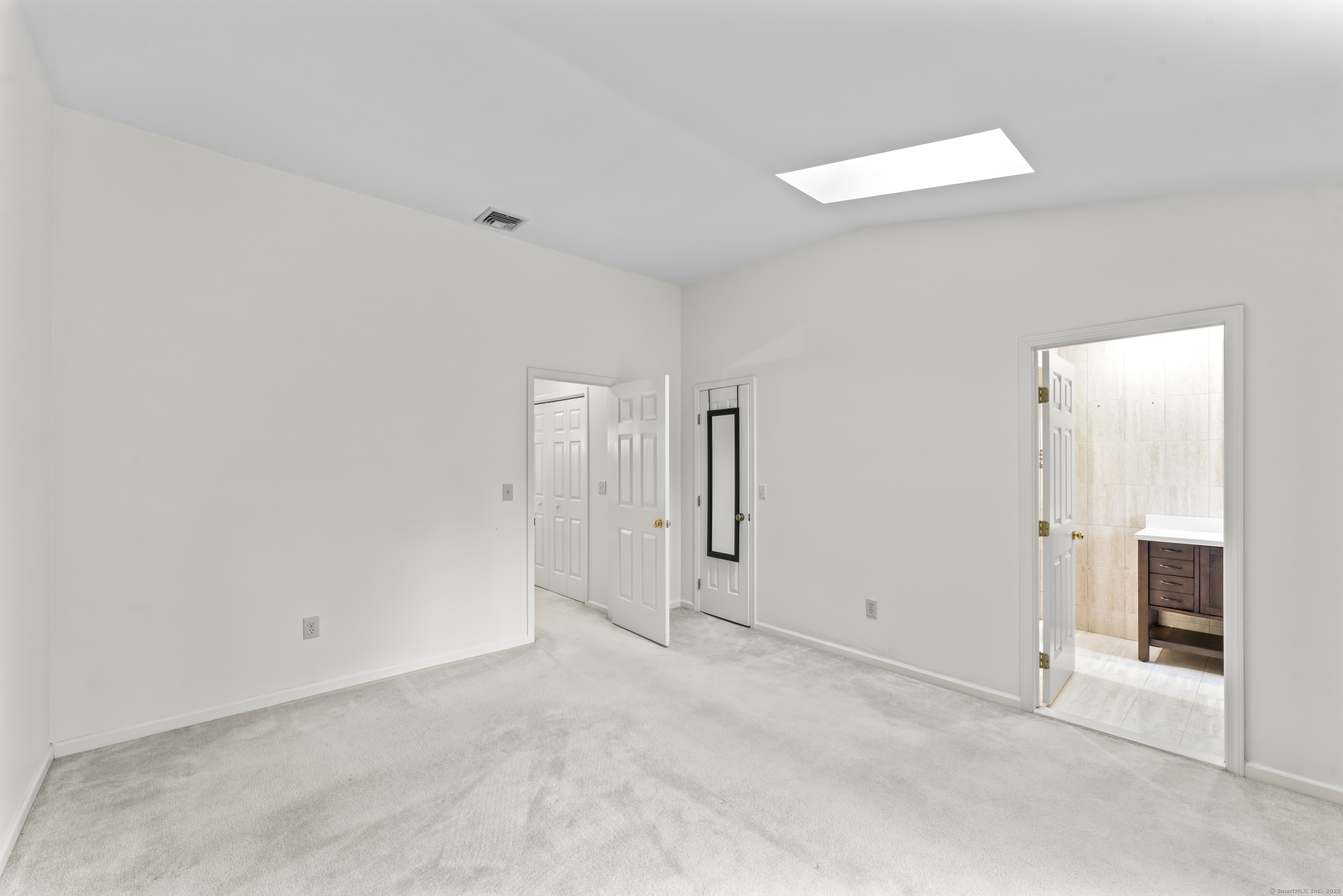 12 Boulevard Drive 21-130