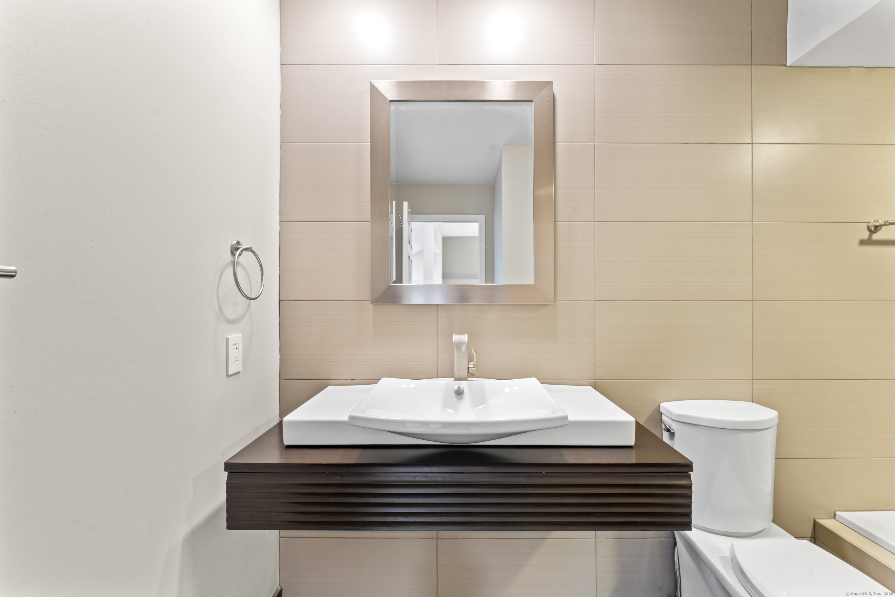 12 Boulevard Drive 21-130