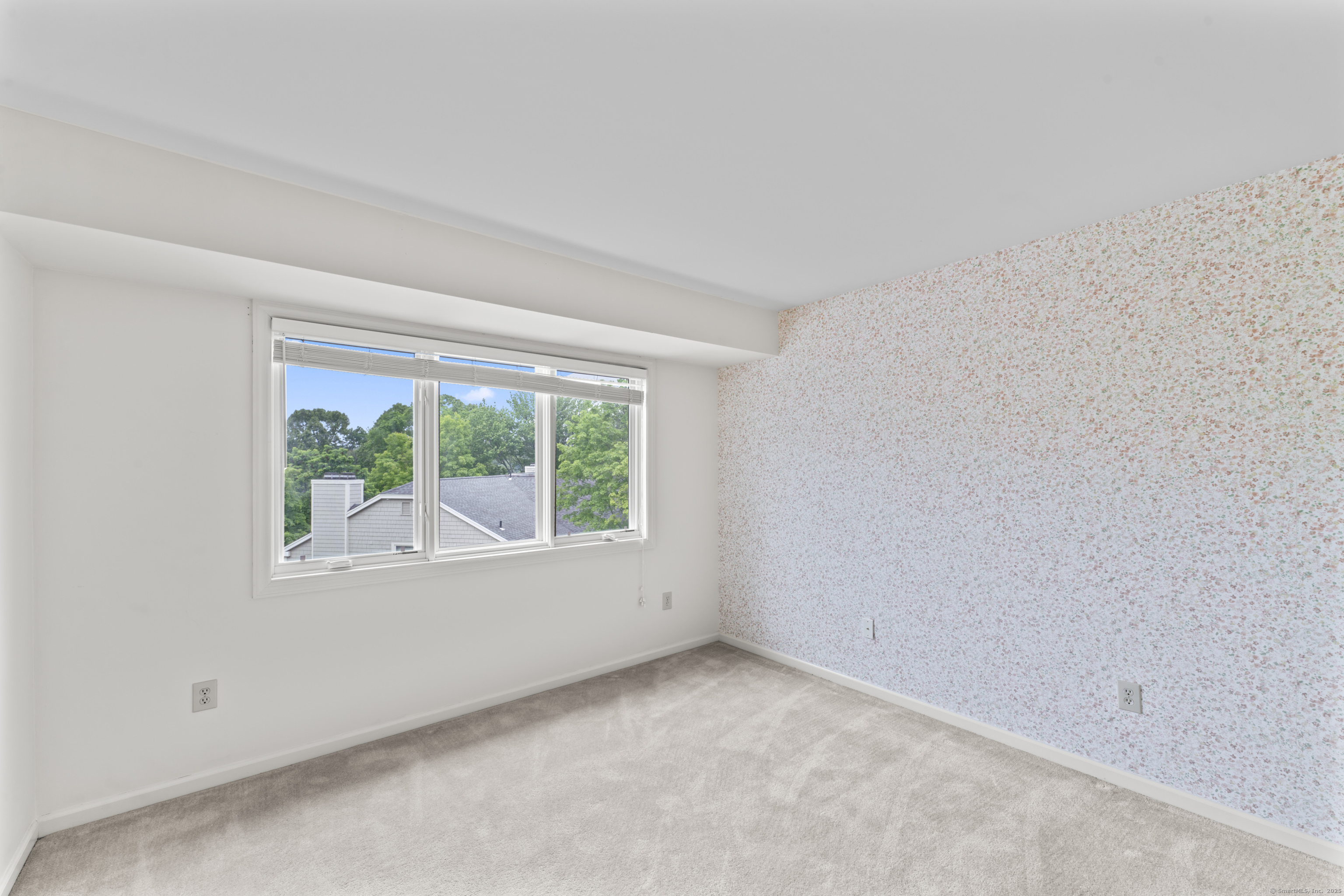 12 Boulevard Drive 21-130