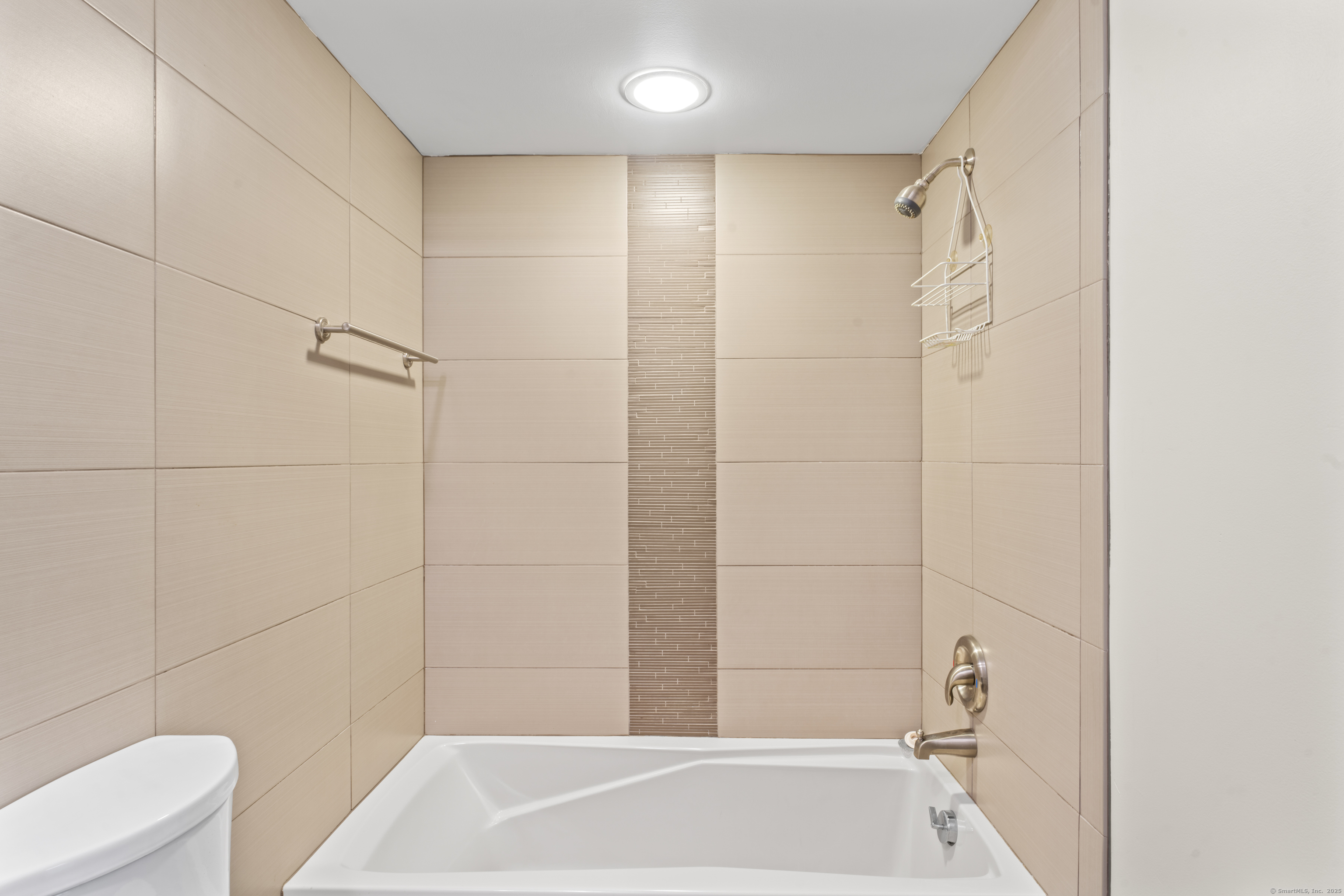 12 Boulevard Drive 21-130