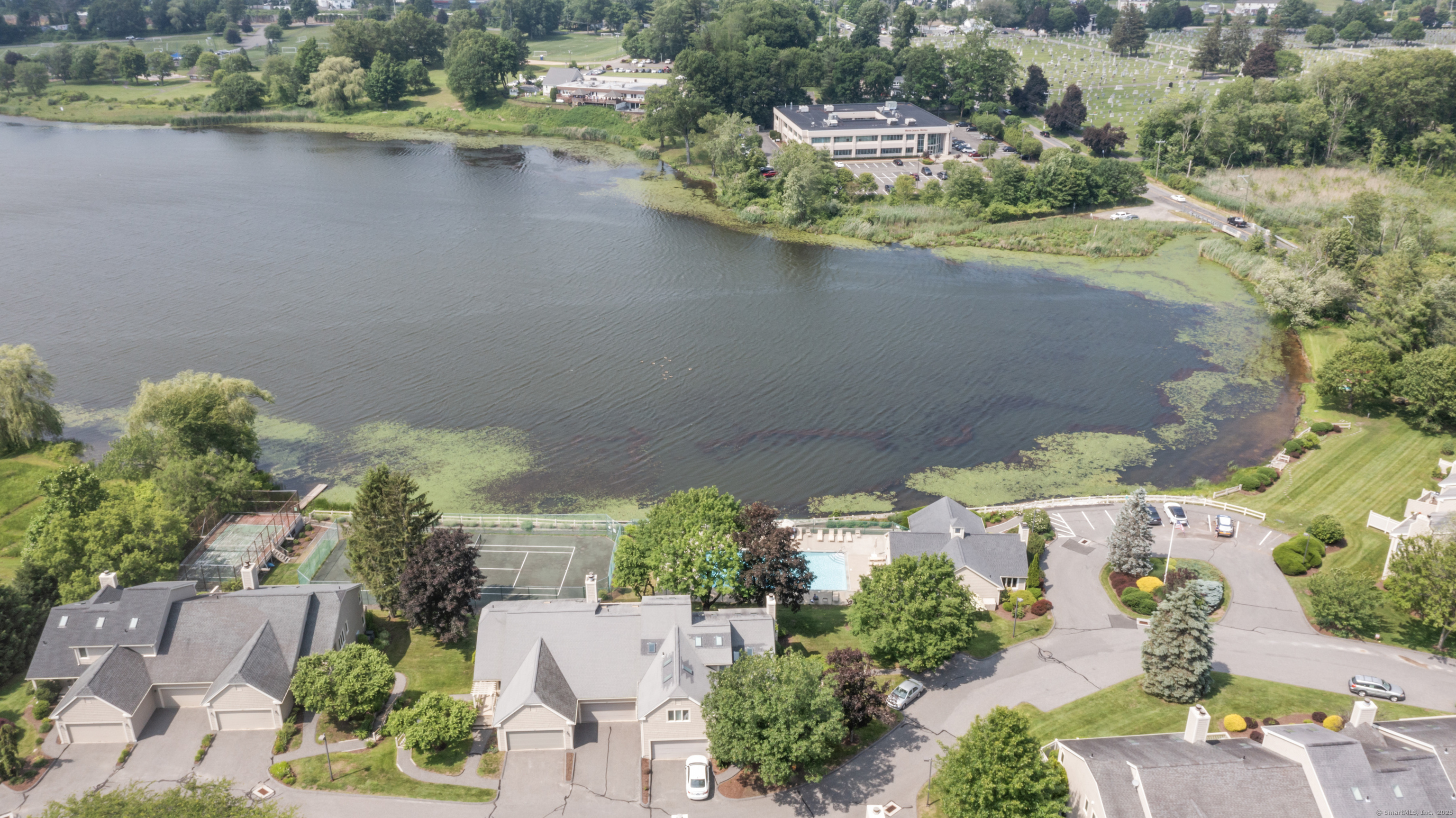 12 Boulevard Drive 21-130