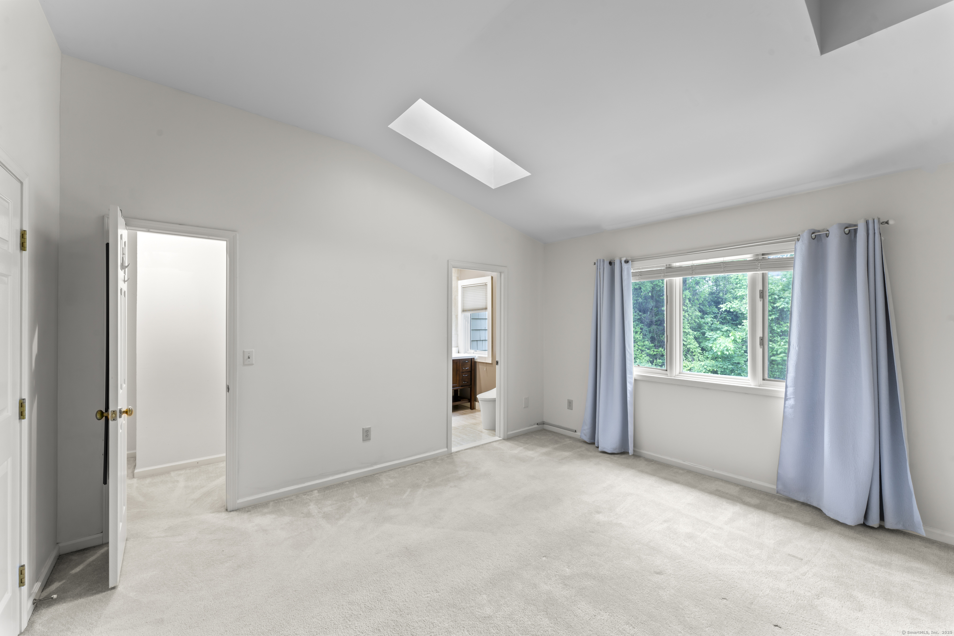 12 Boulevard Drive 21-130