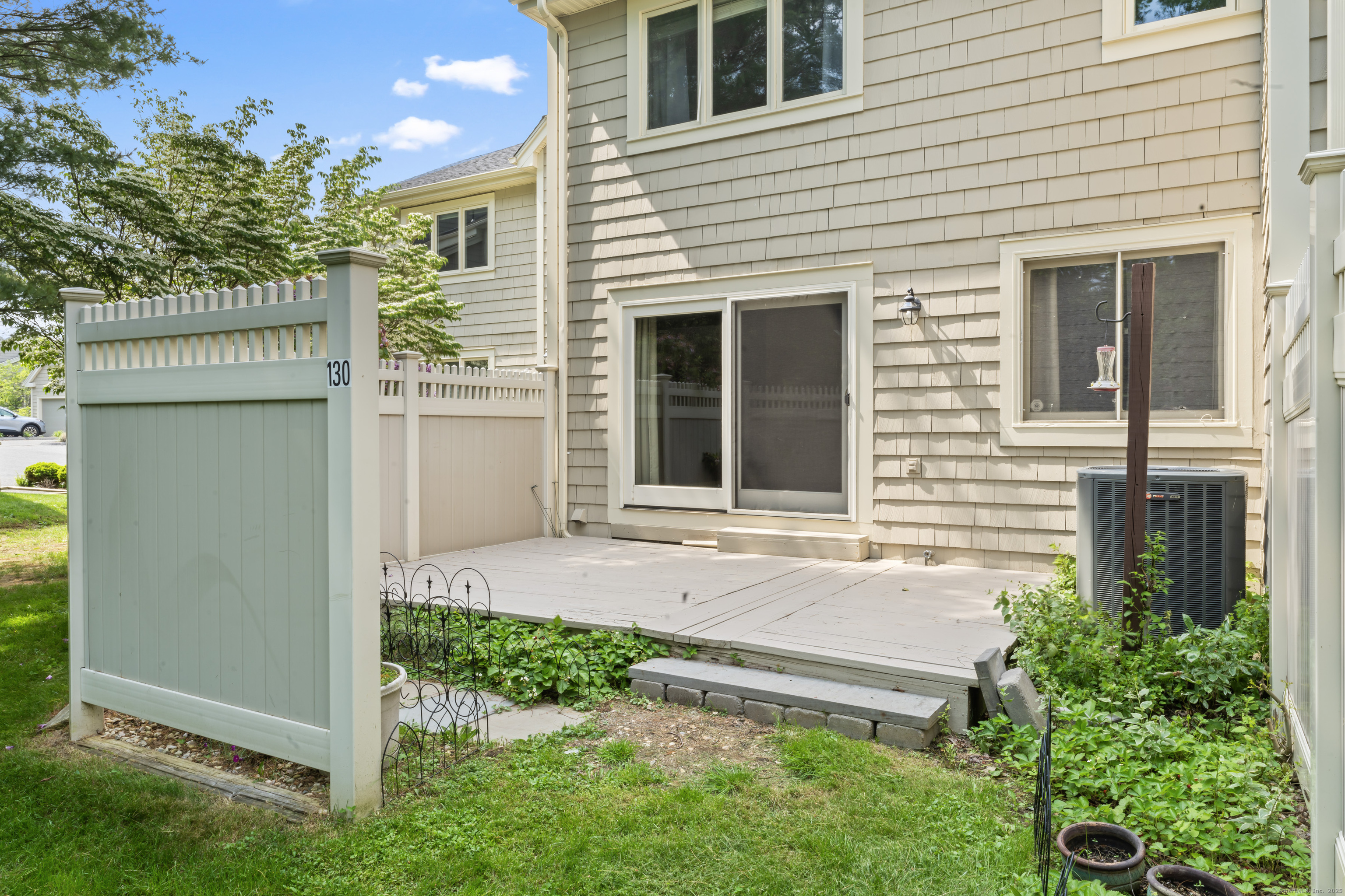 12 Boulevard Drive 21-130