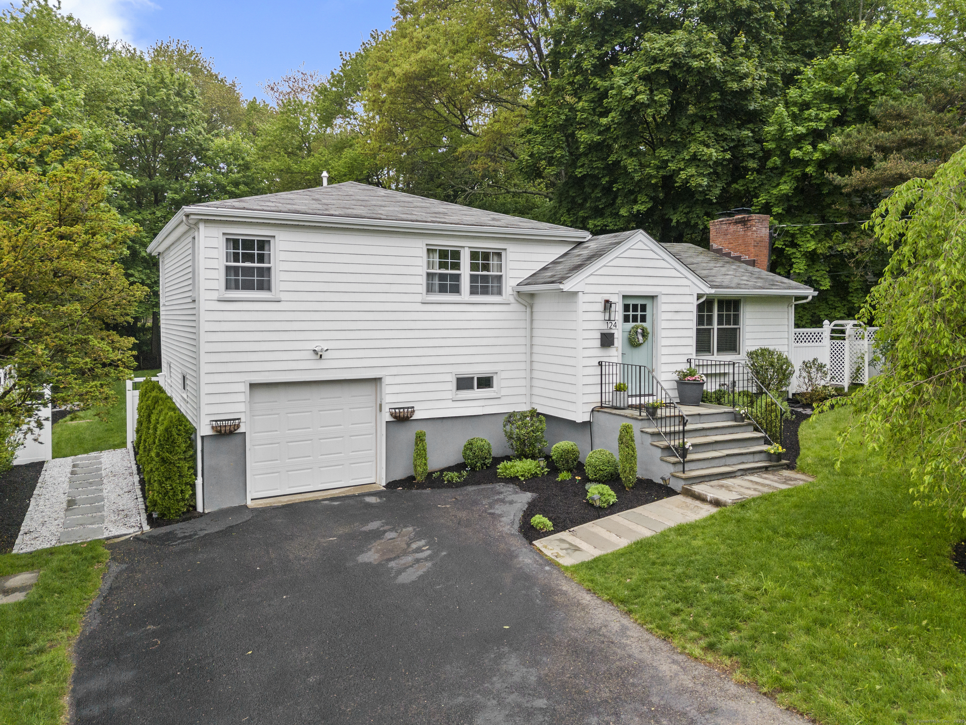124 Killian Avenue