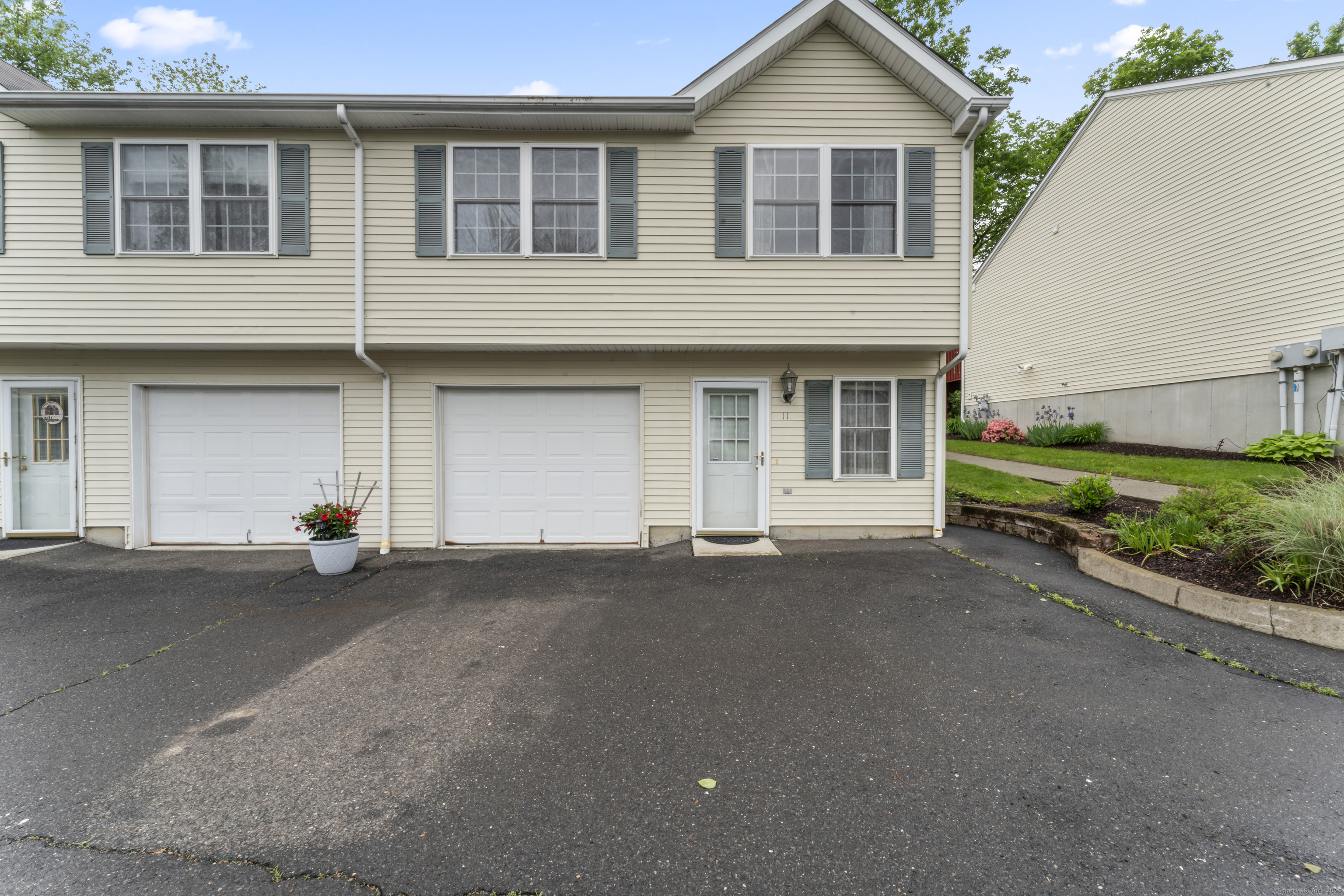 56 Pembroke Road APT 11