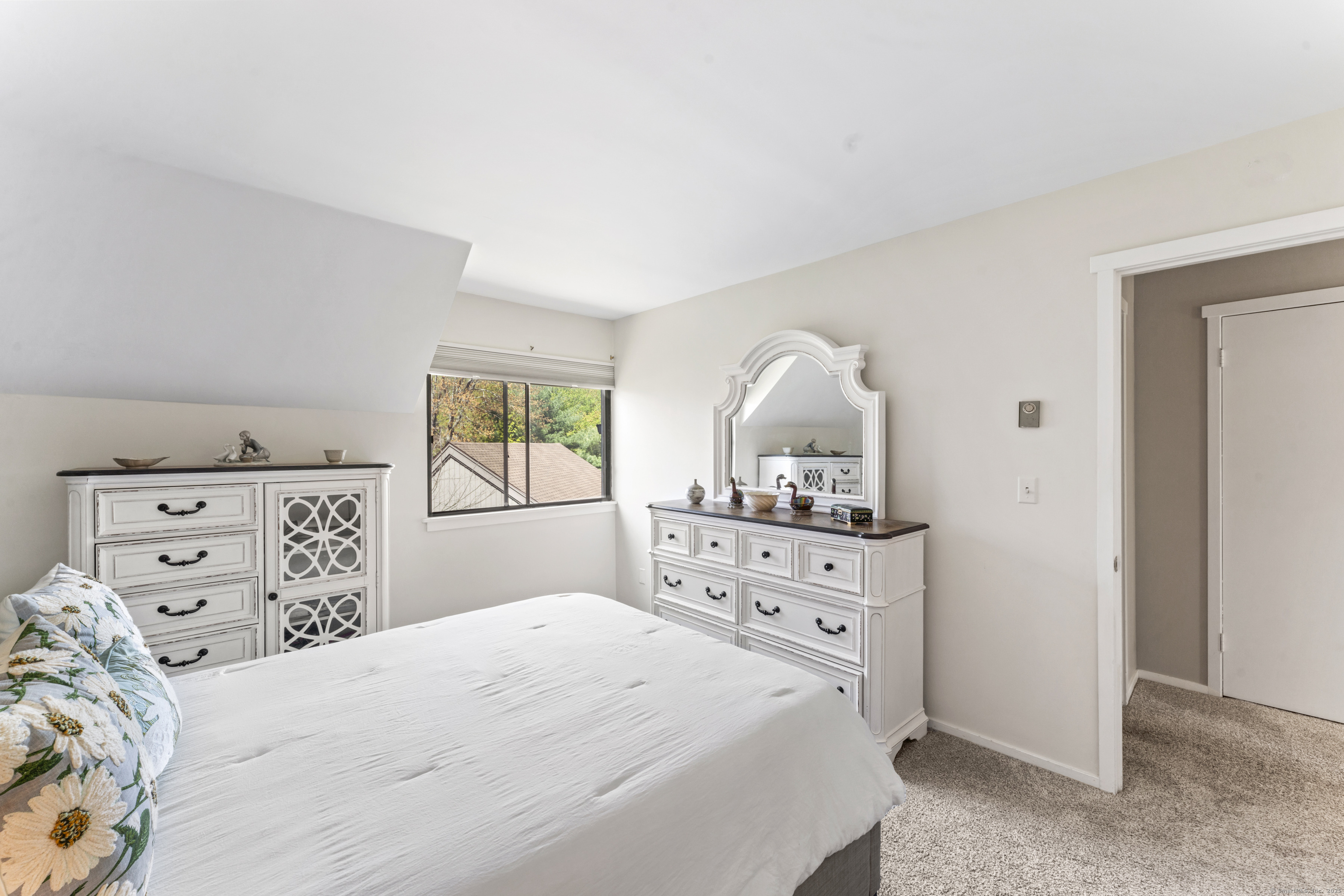 331 Heritage Village E