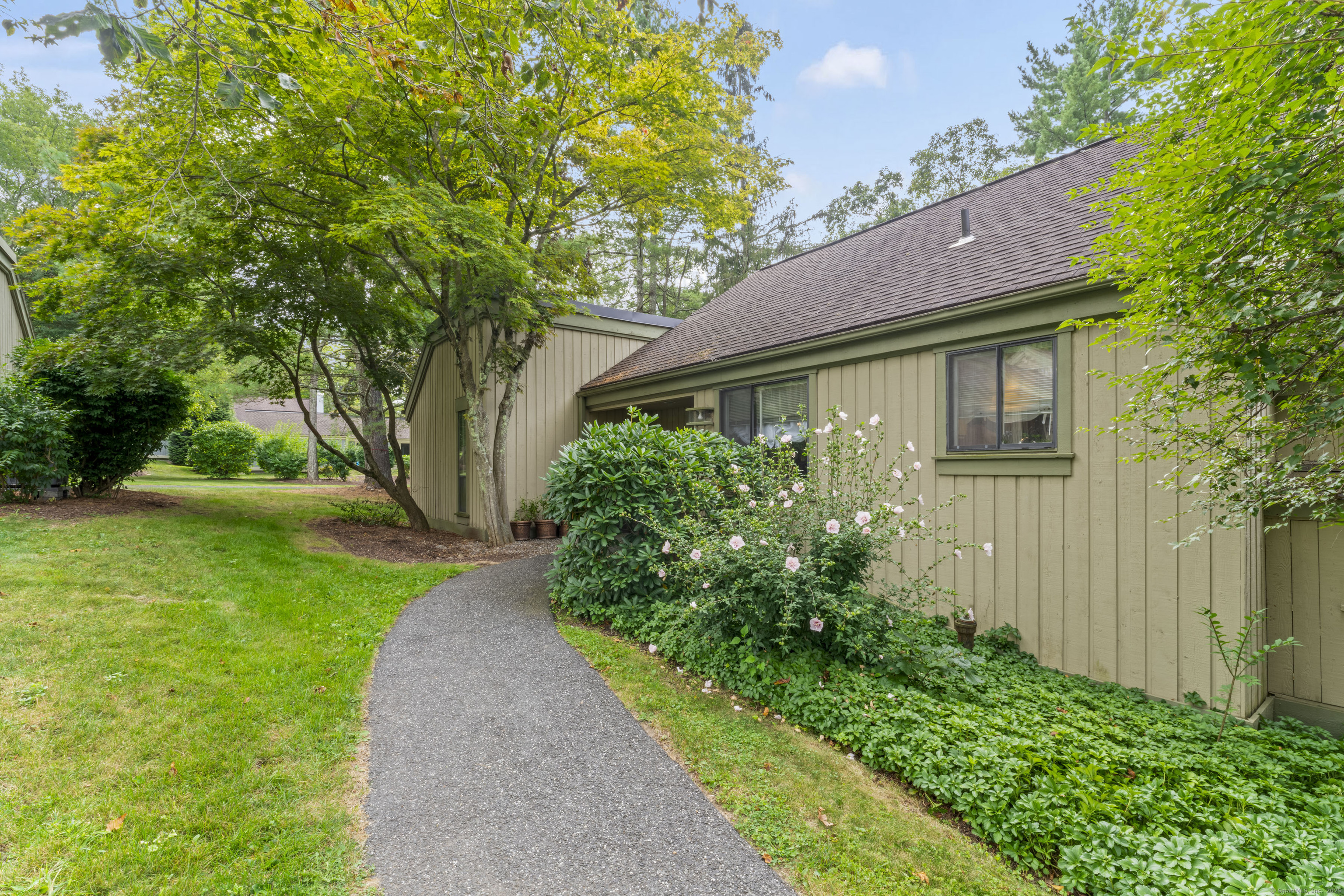 1015 Heritage Village A