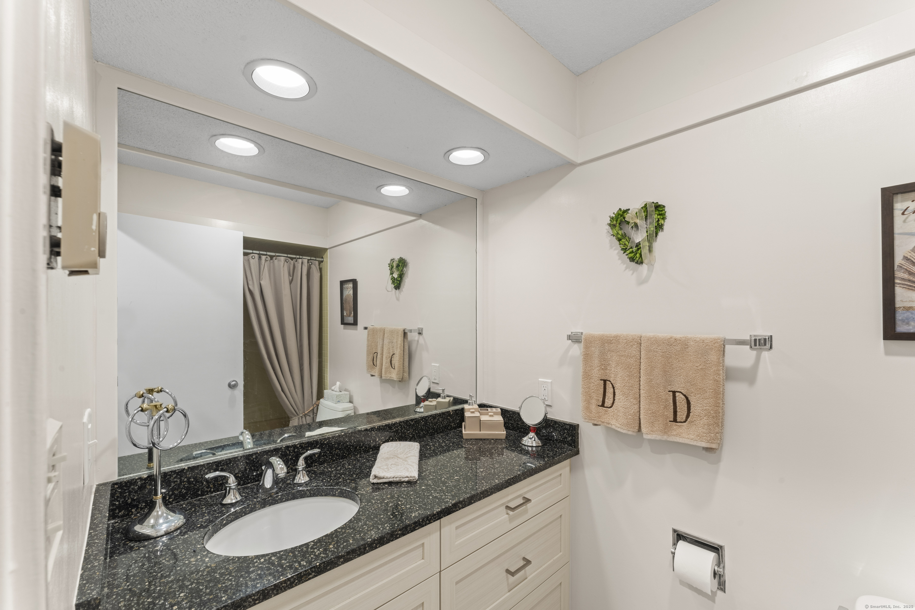 1015 Heritage Village A