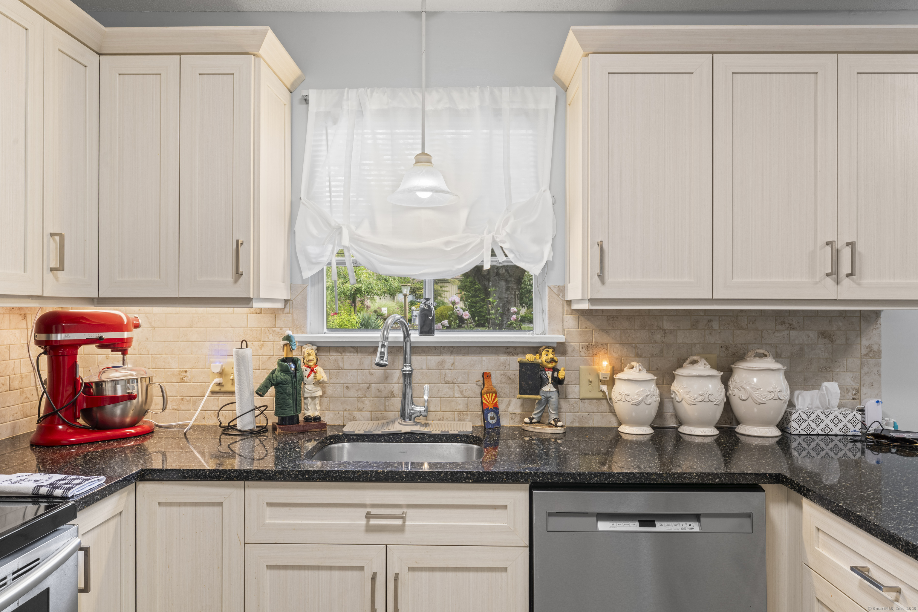 1015 Heritage Village A