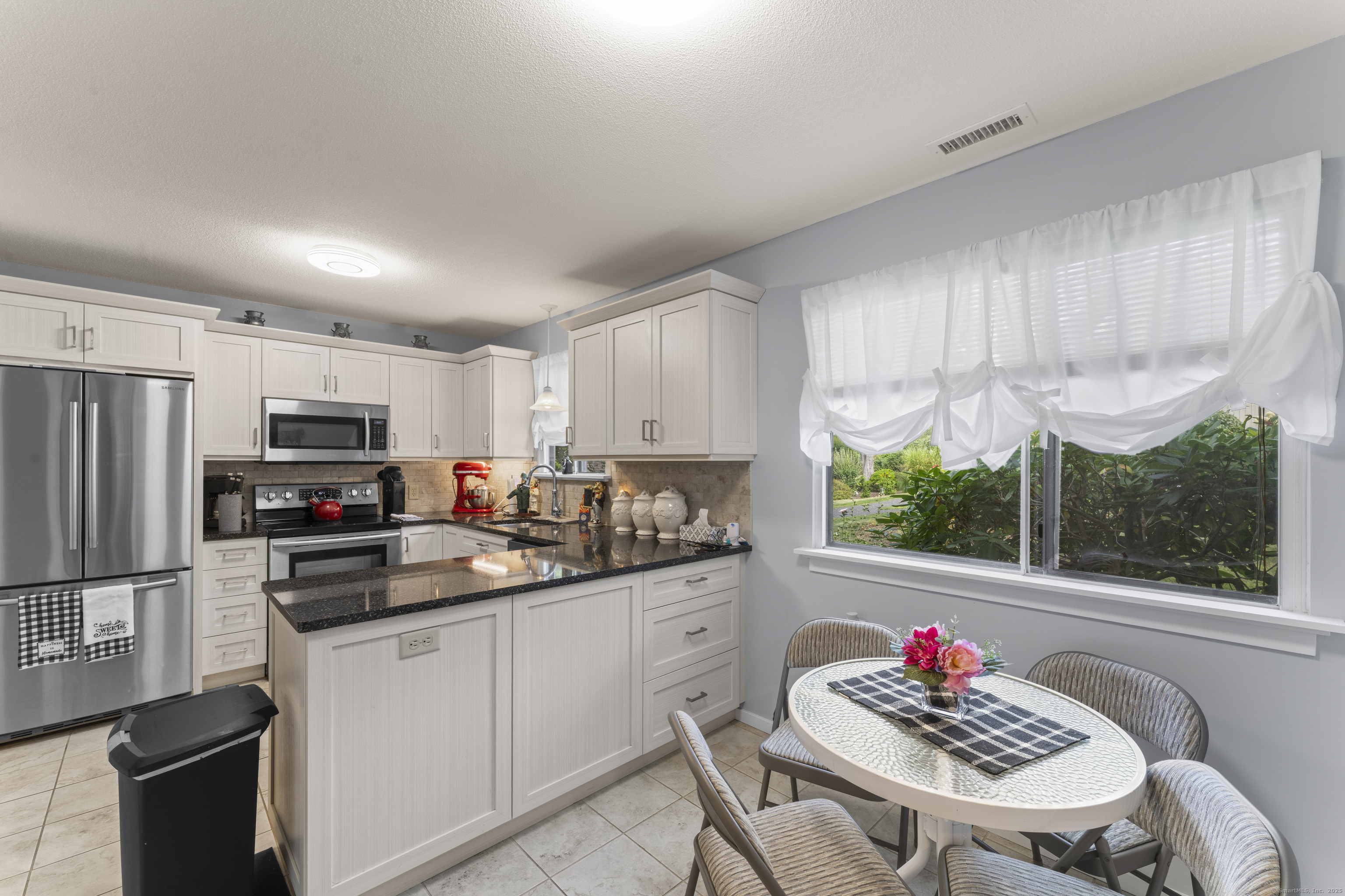 1015 Heritage Village A