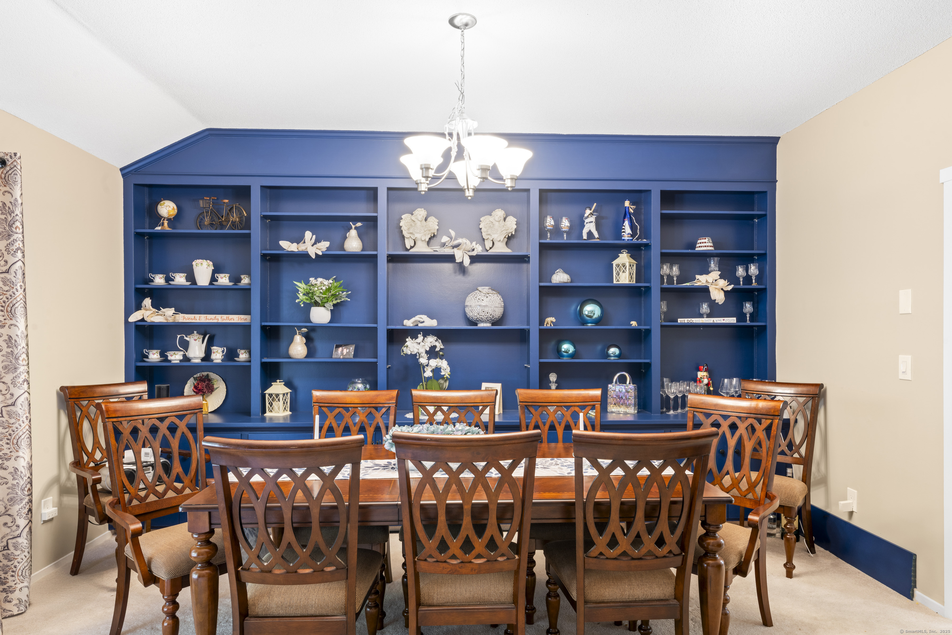 1015 Heritage Village A