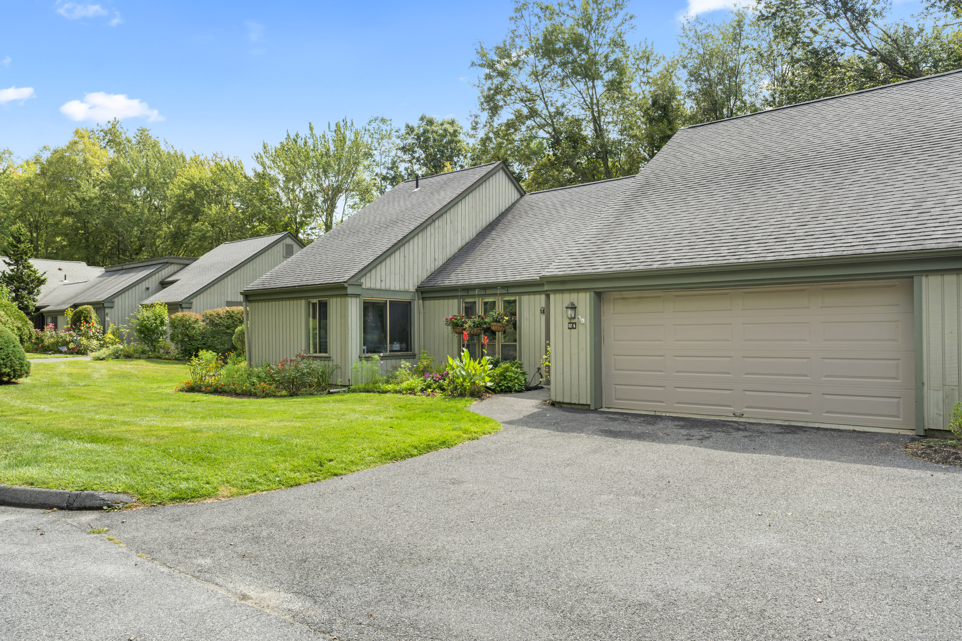 12 Heritage Crest A