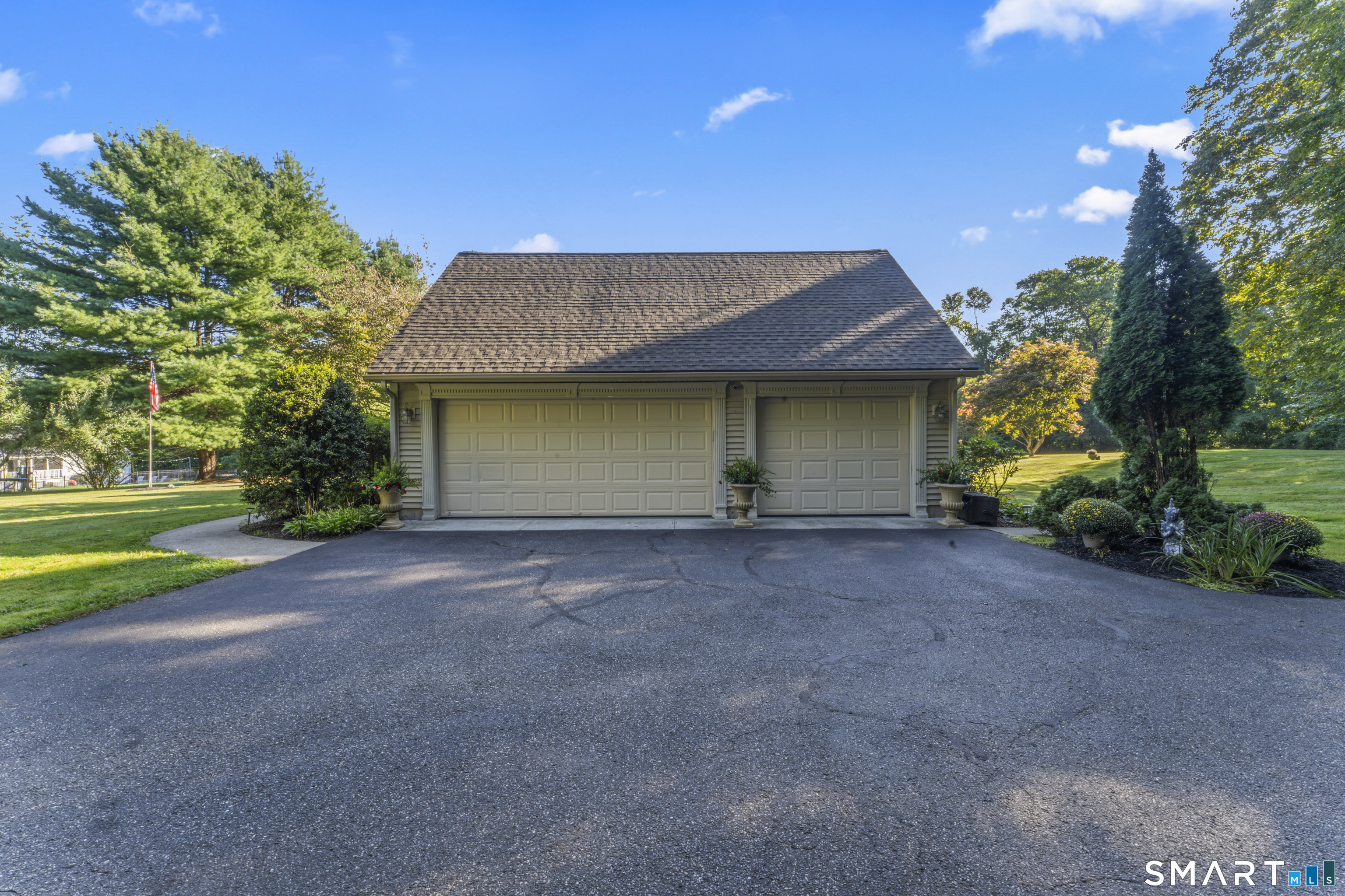 192 North Georges Hill Road