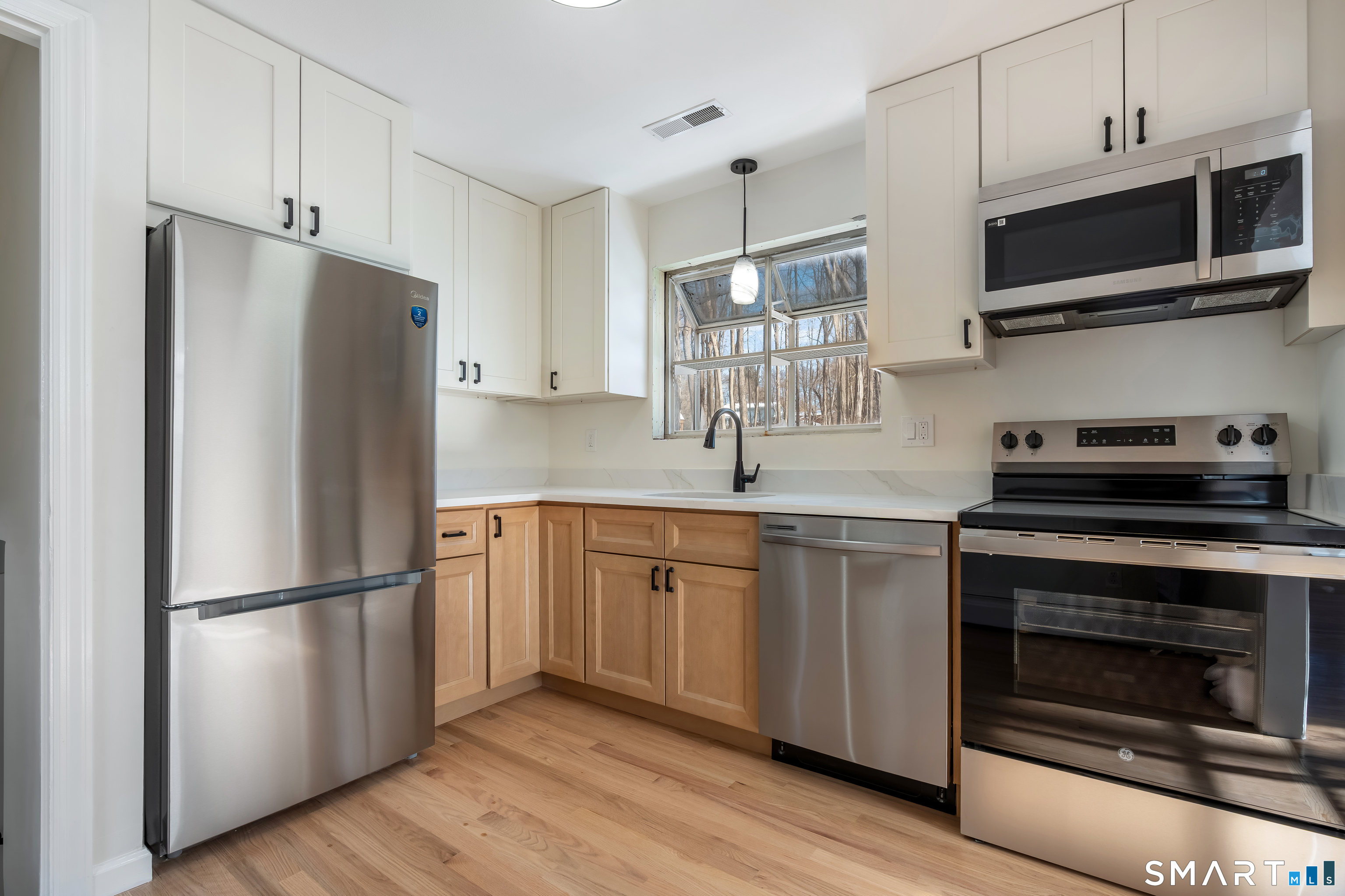 24 Pleasant Hill Road