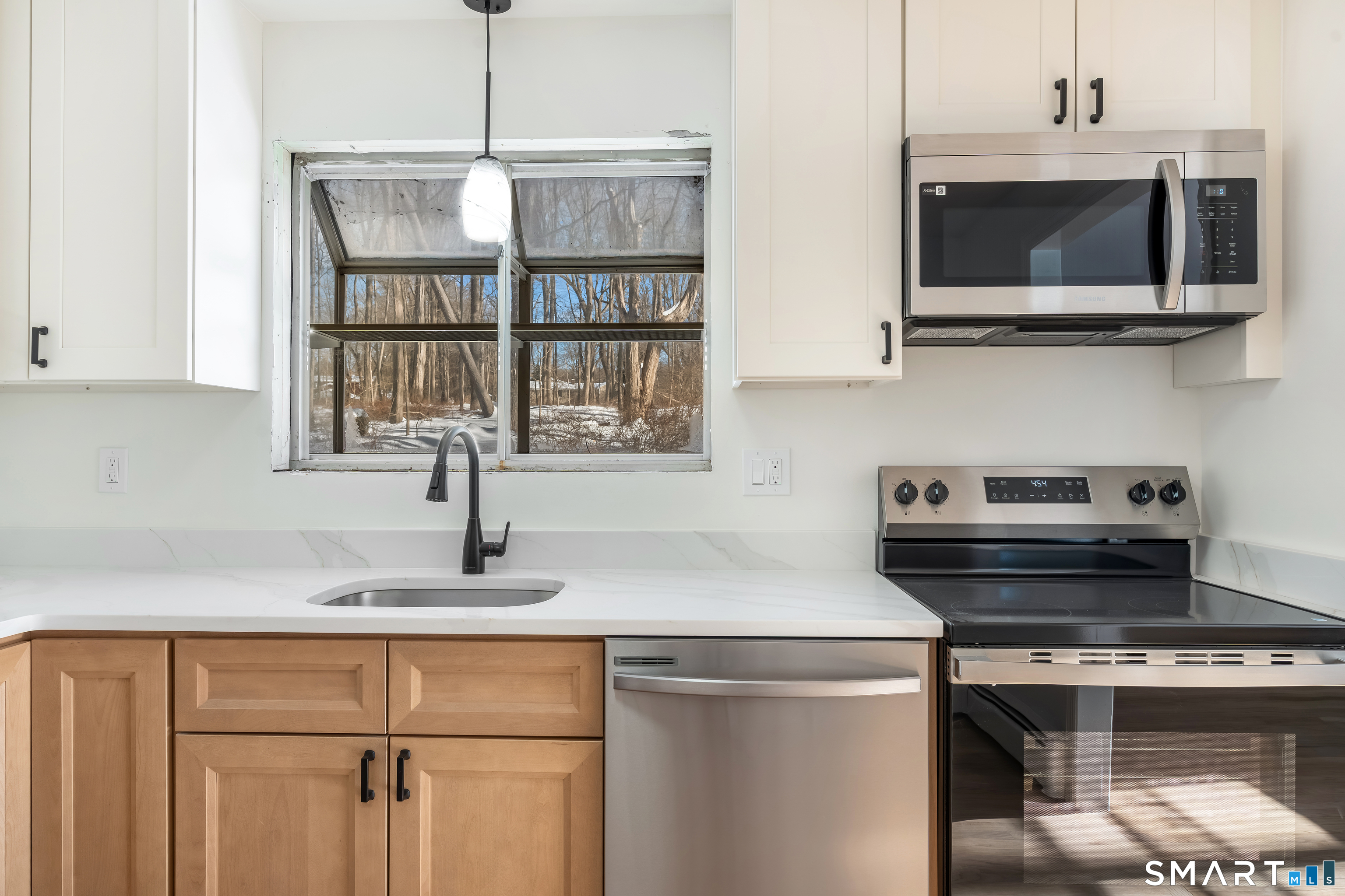 24 Pleasant Hill Road