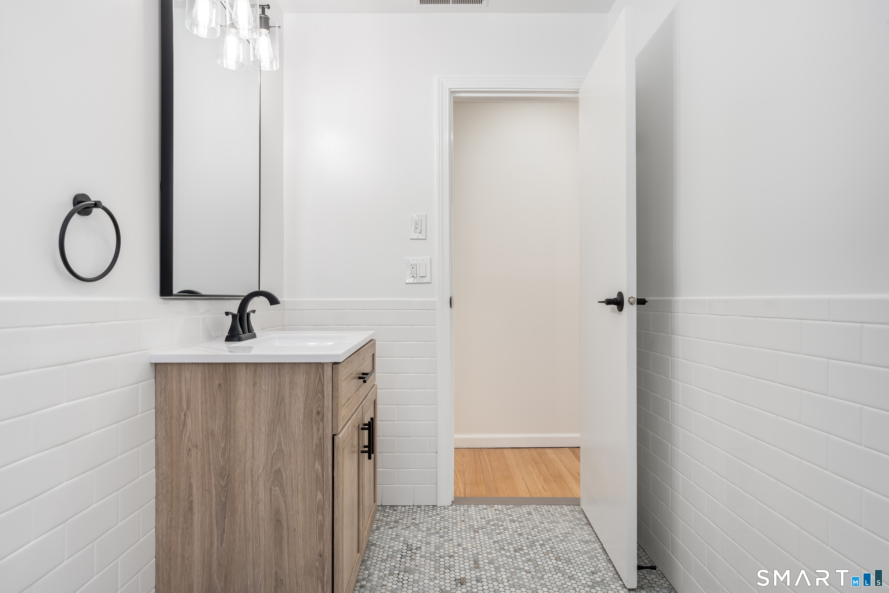 24 Pleasant Hill Road