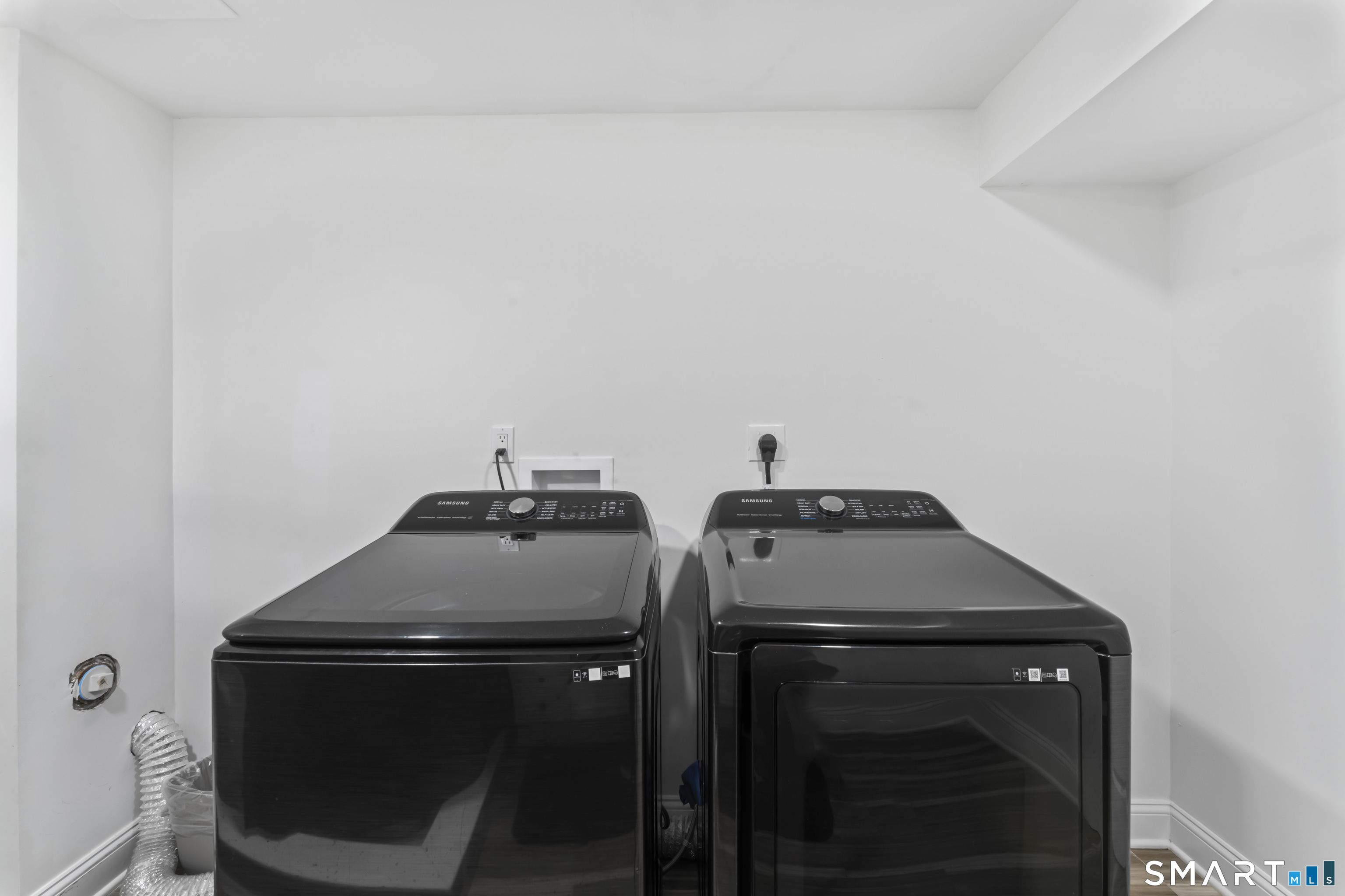 17 Valley Field Road South