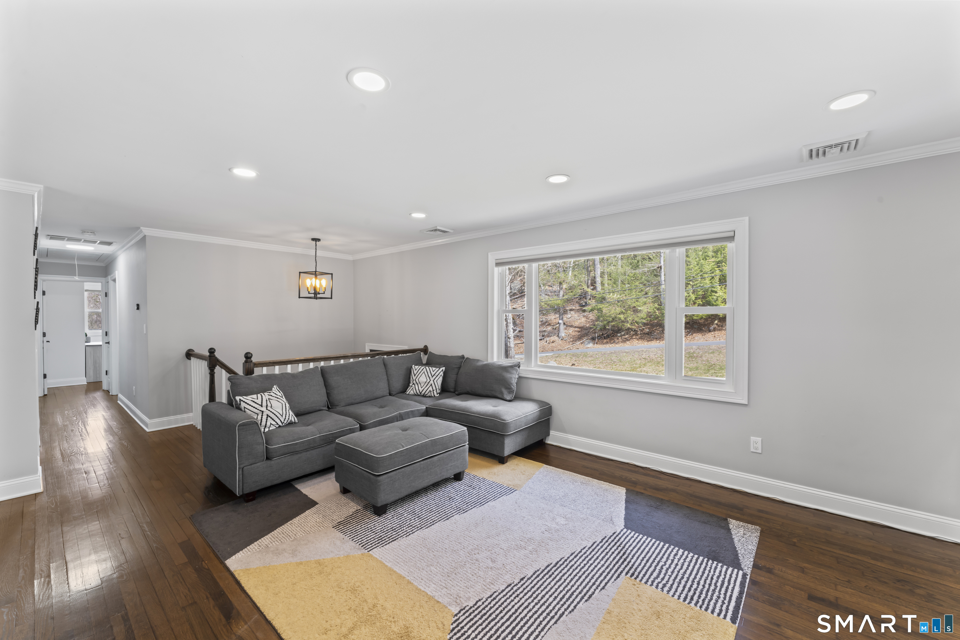 17 Valley Field Road South