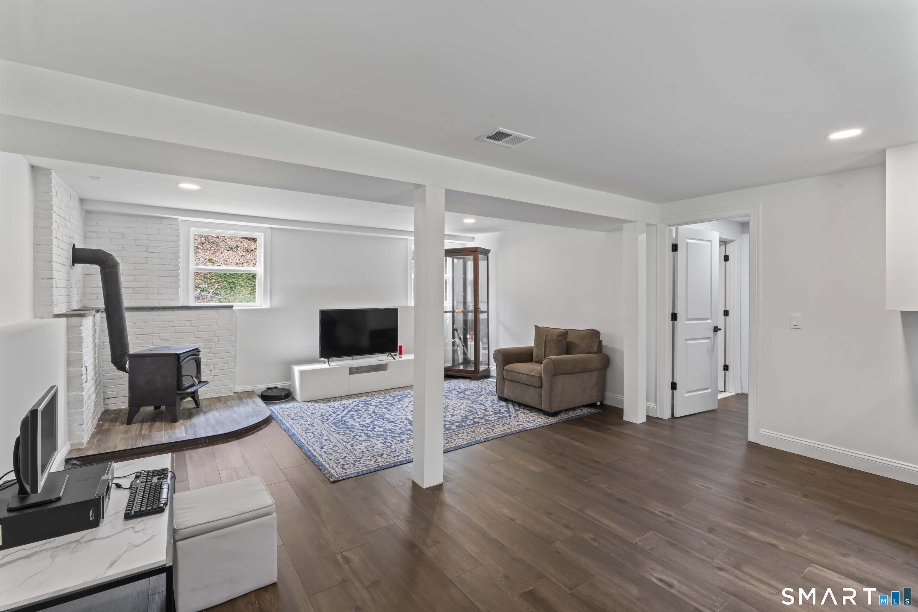 17 Valley Field Road South