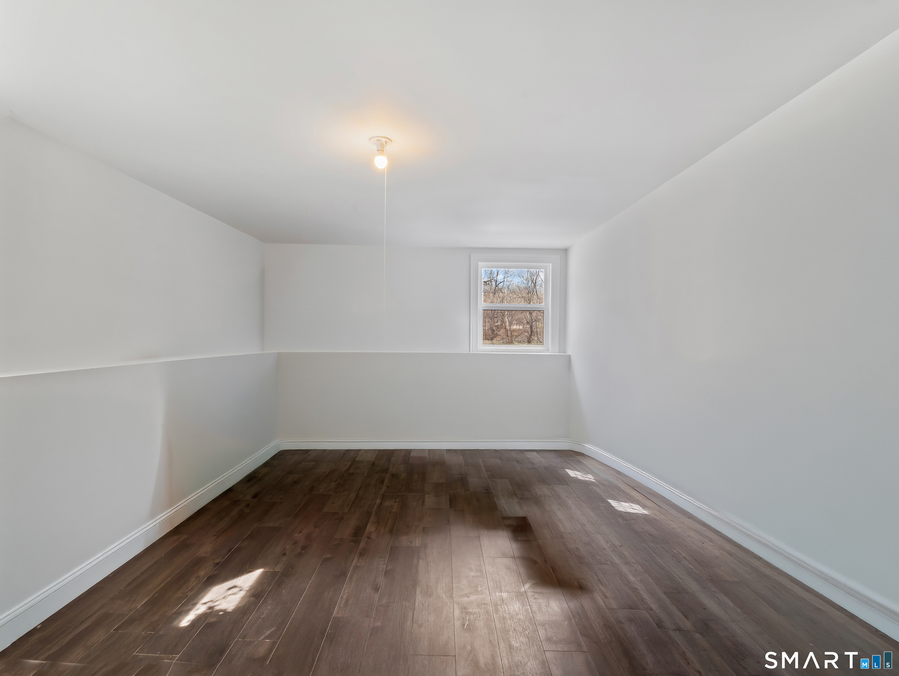 17 Valley Field Road South