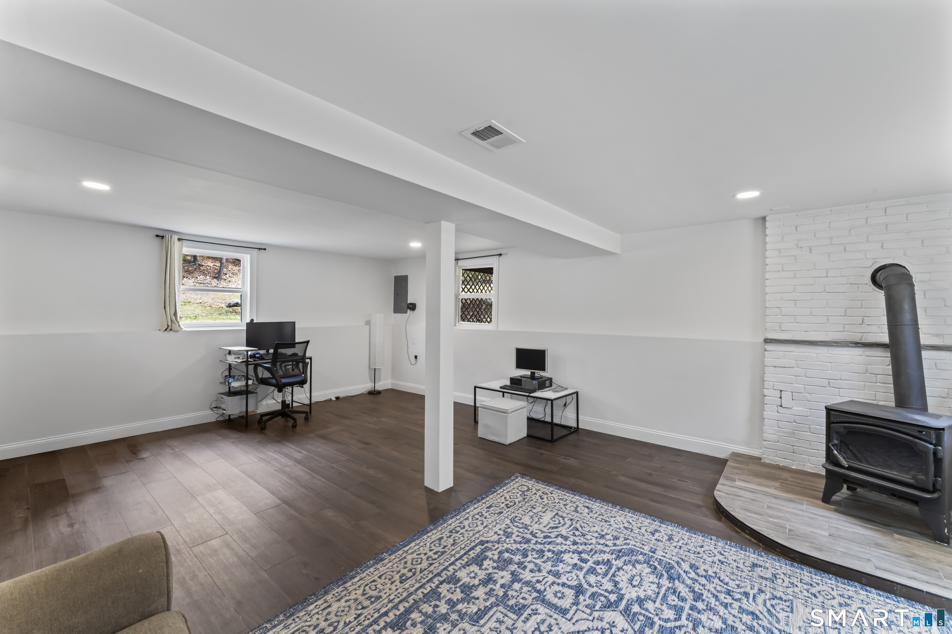 17 Valley Field Road South