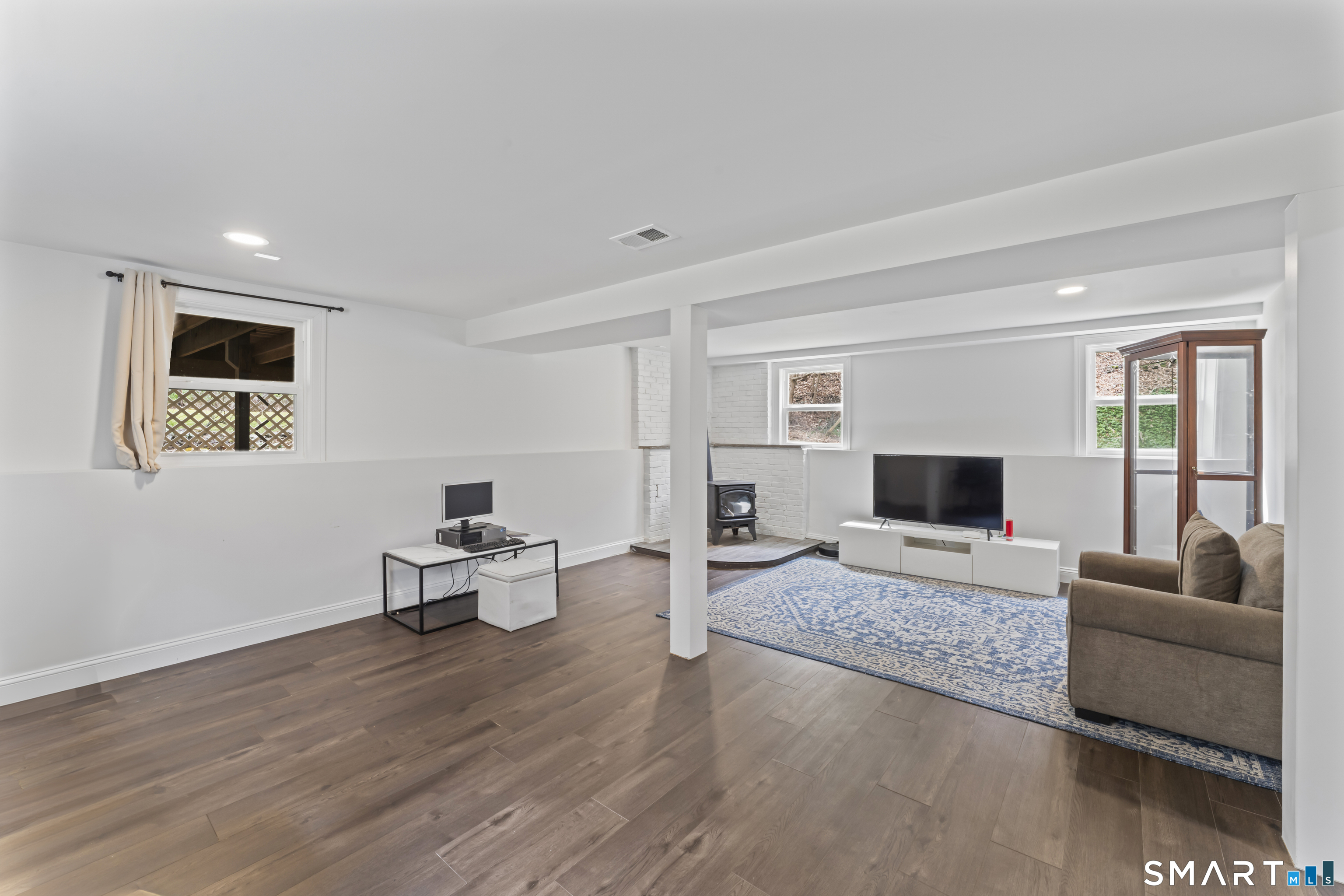 17 Valley Field Road South