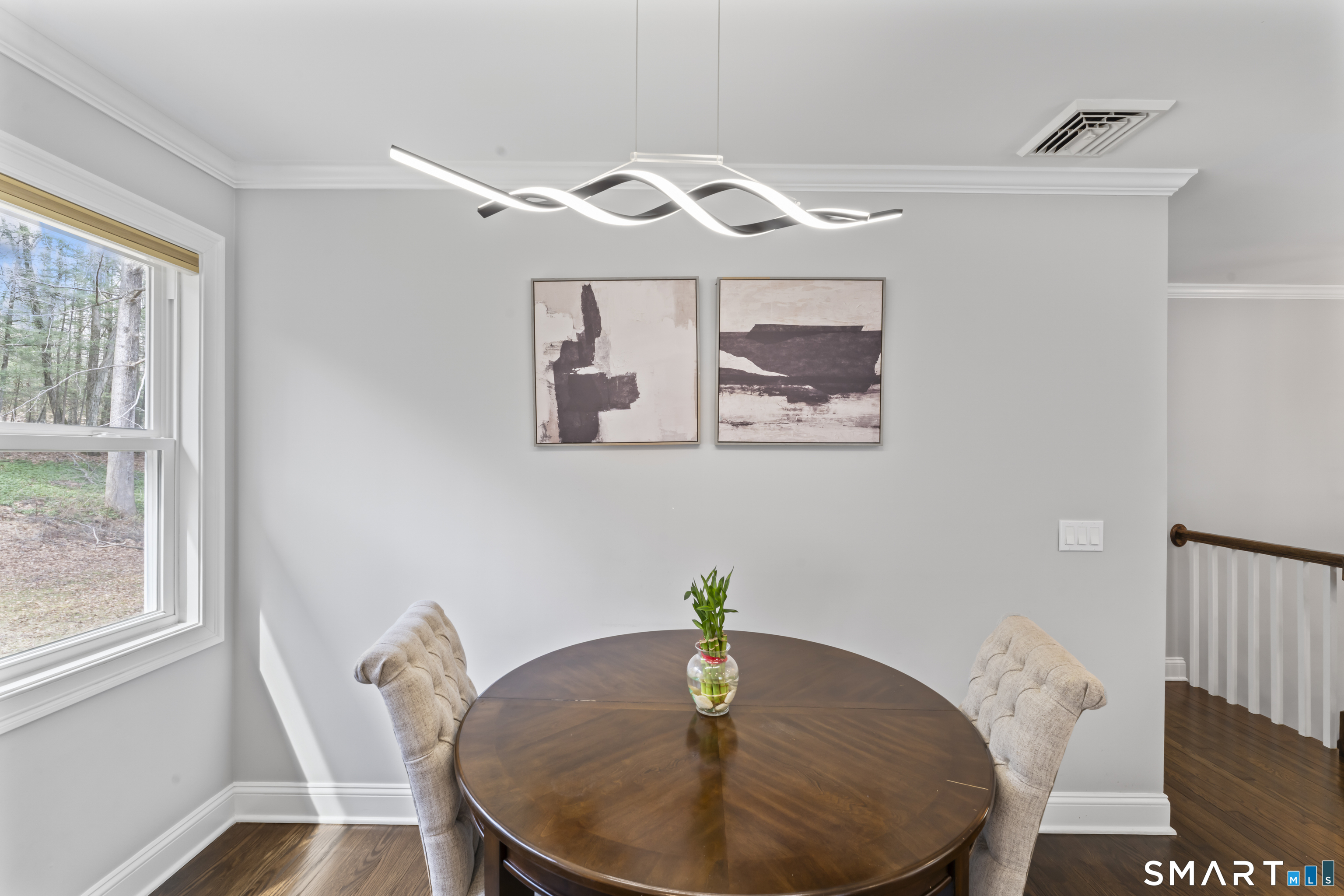 17 Valley Field Road South