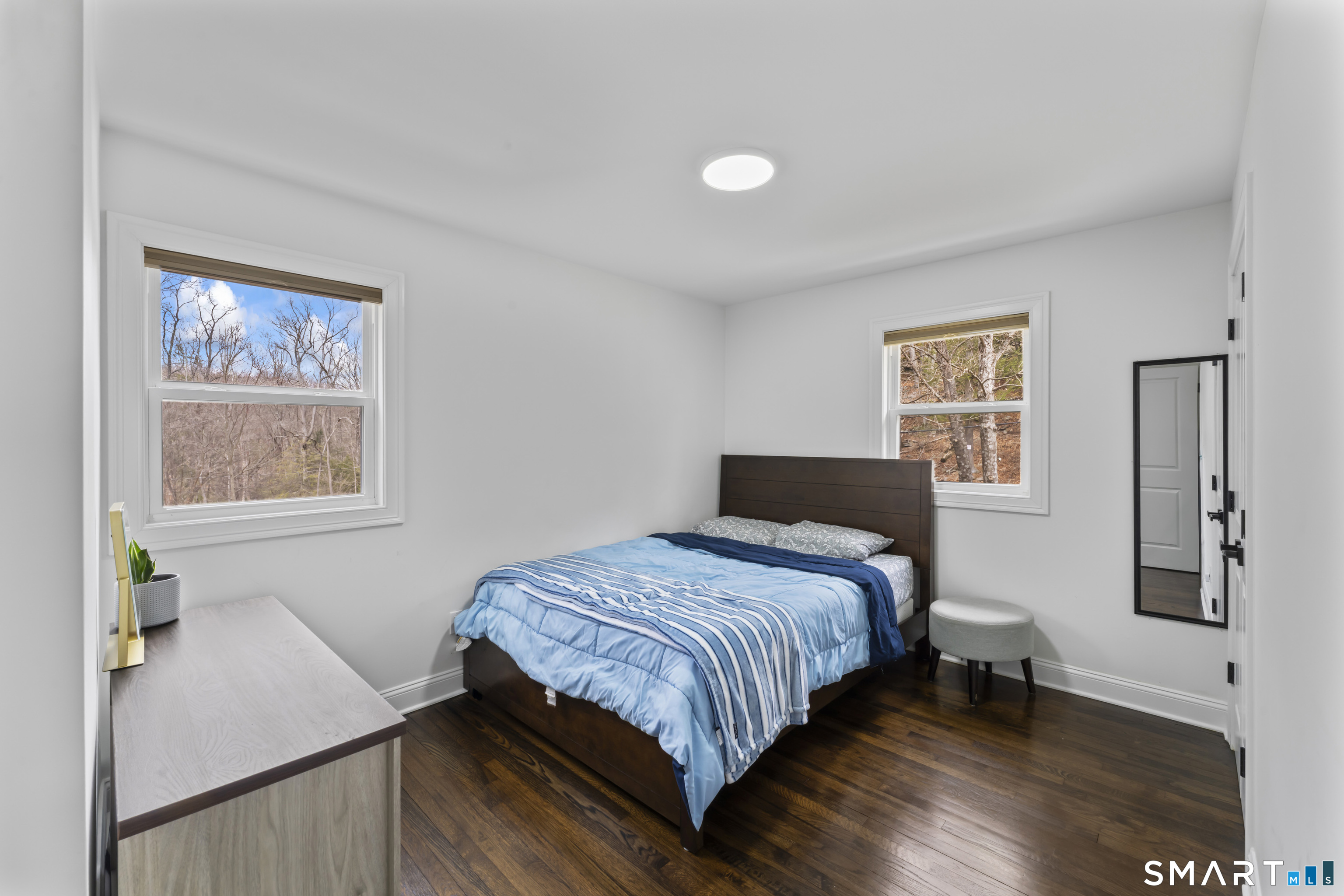 17 Valley Field Road South