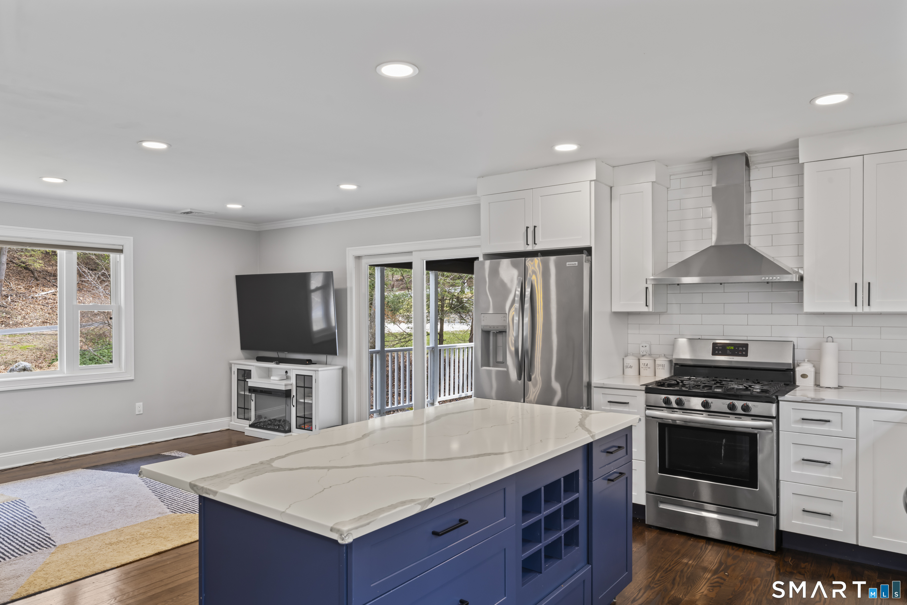 17 Valley Field Road South