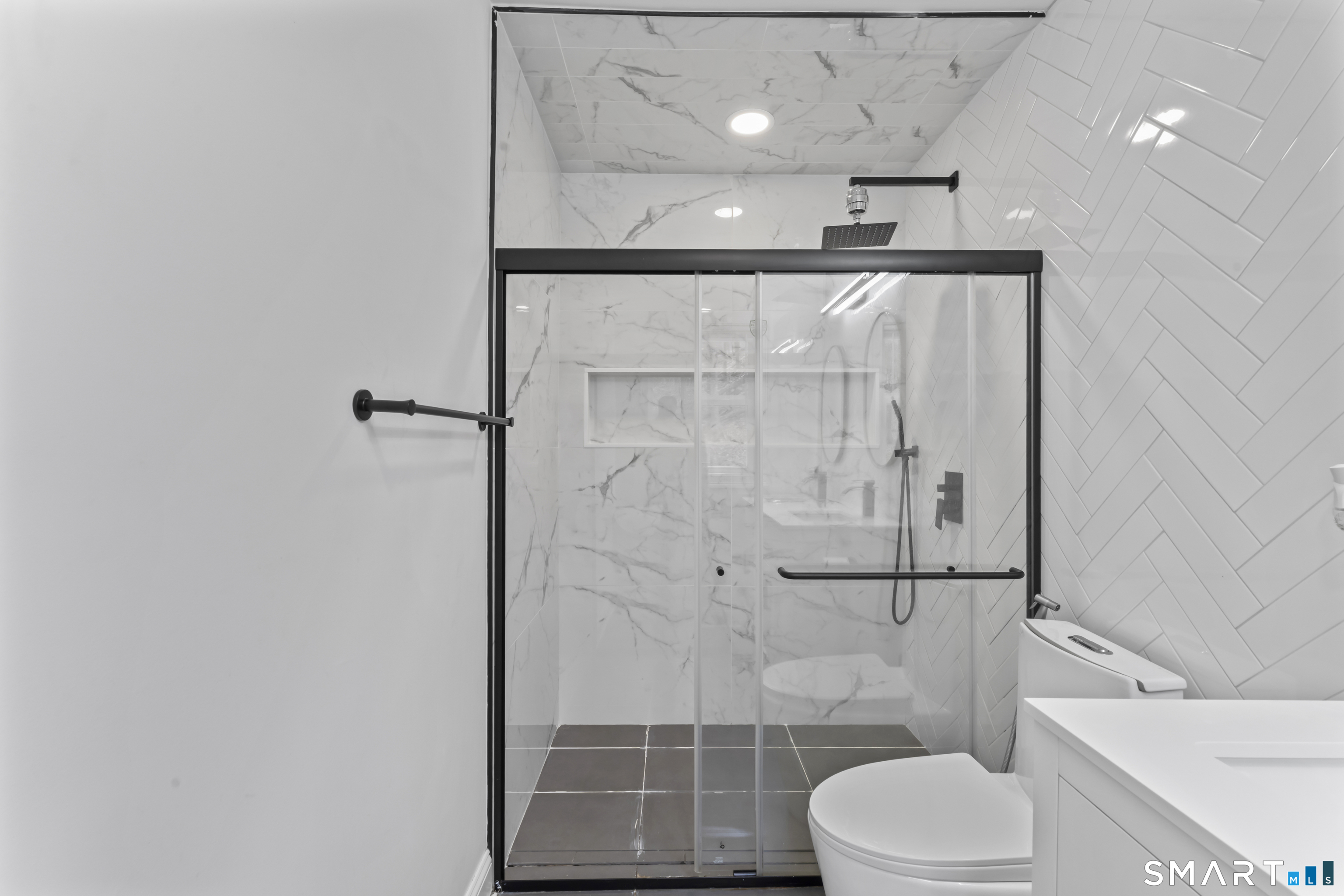 17 Valley Field Road South