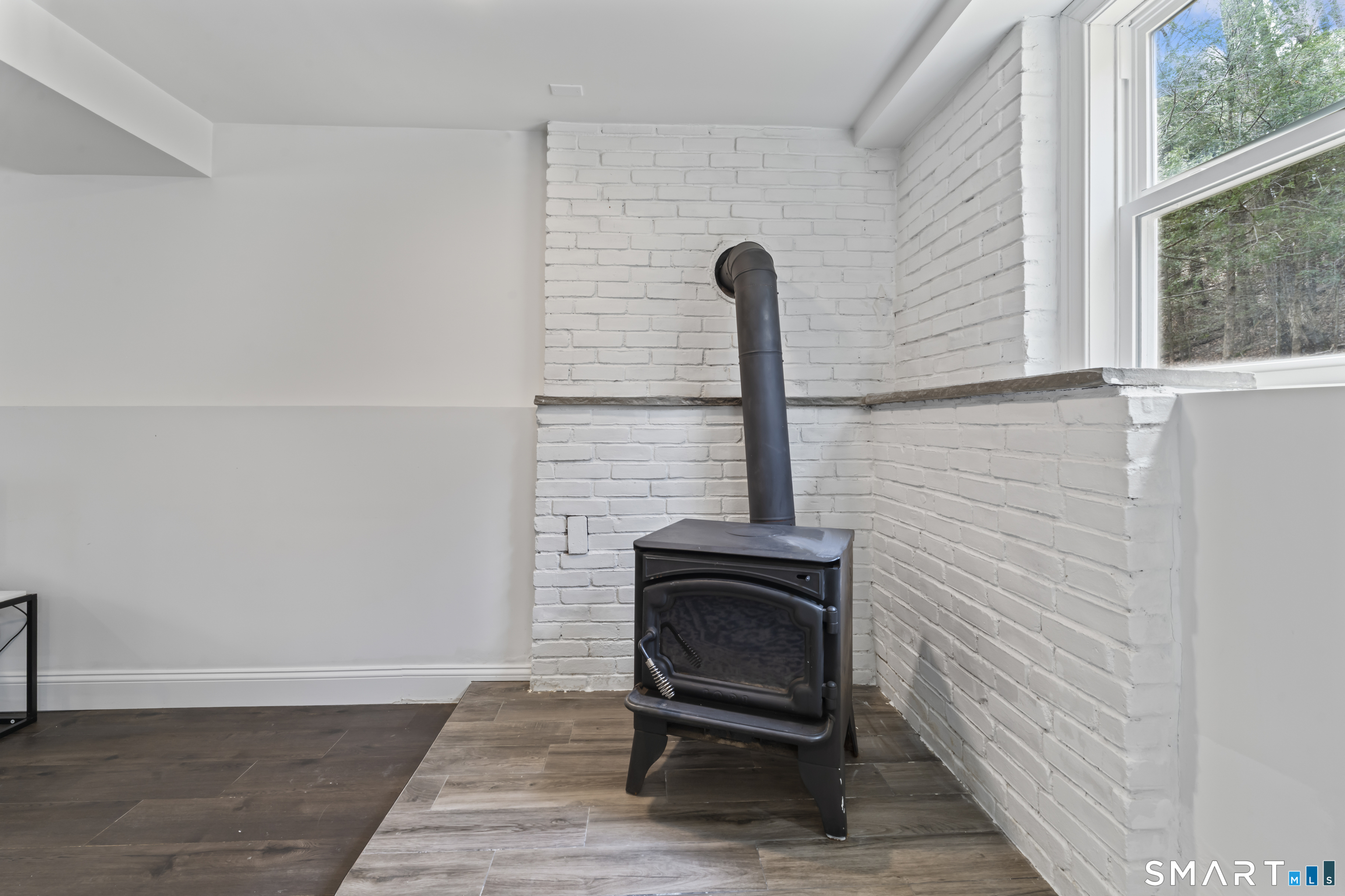 17 Valley Field Road South