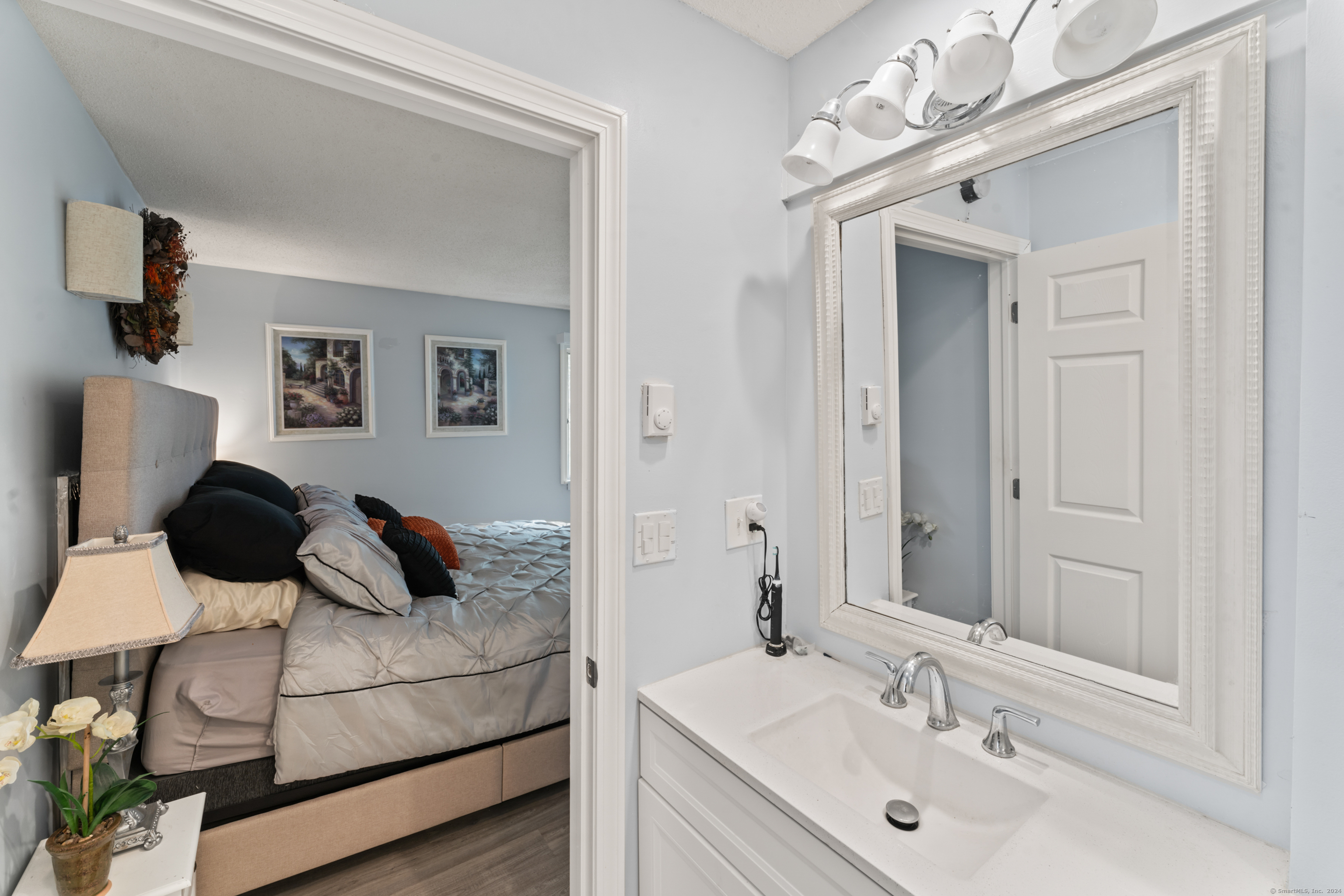 352 Heritage Village B